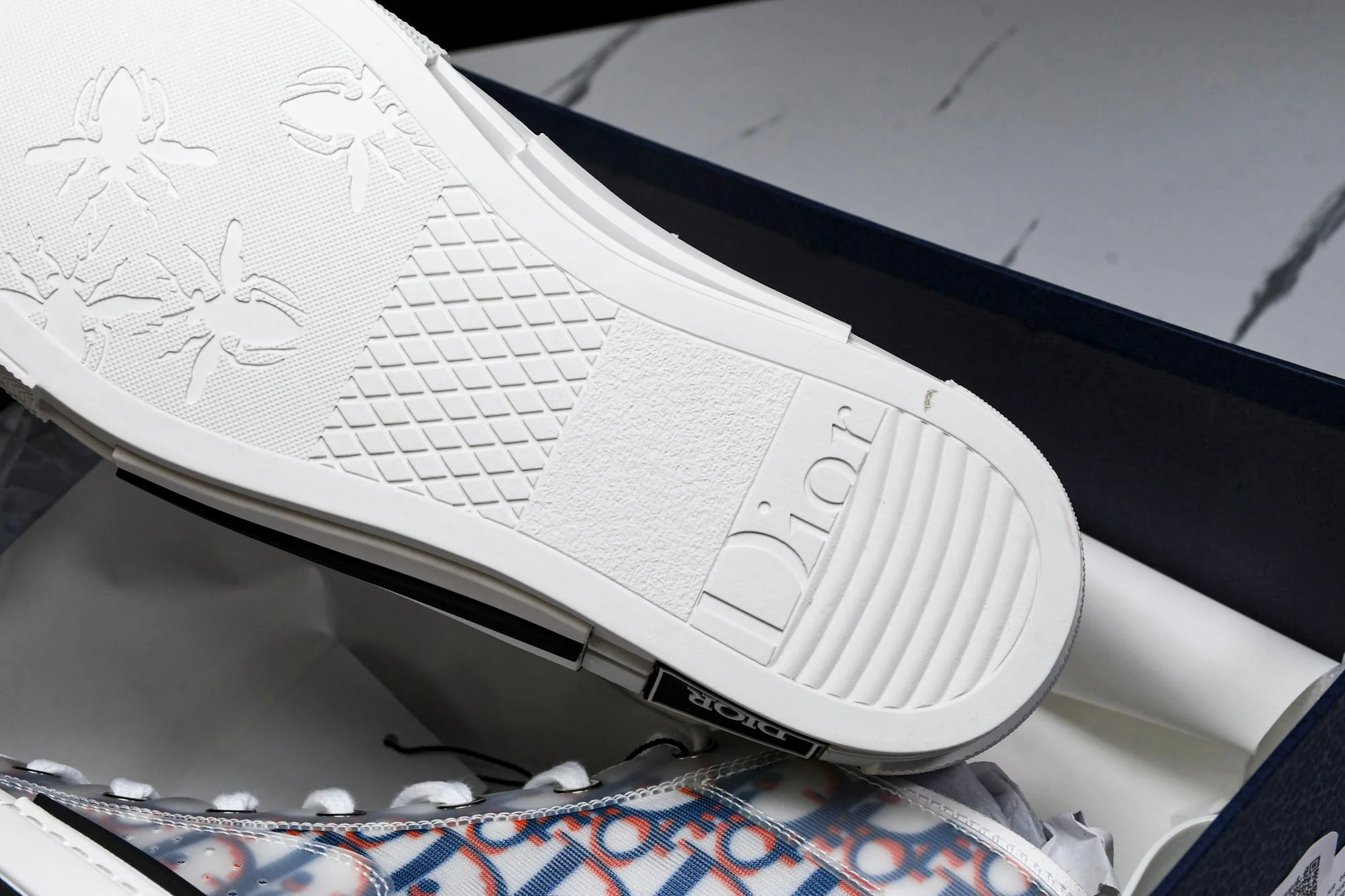 D1or B23 High 'Oblique Red Blue Pixel'