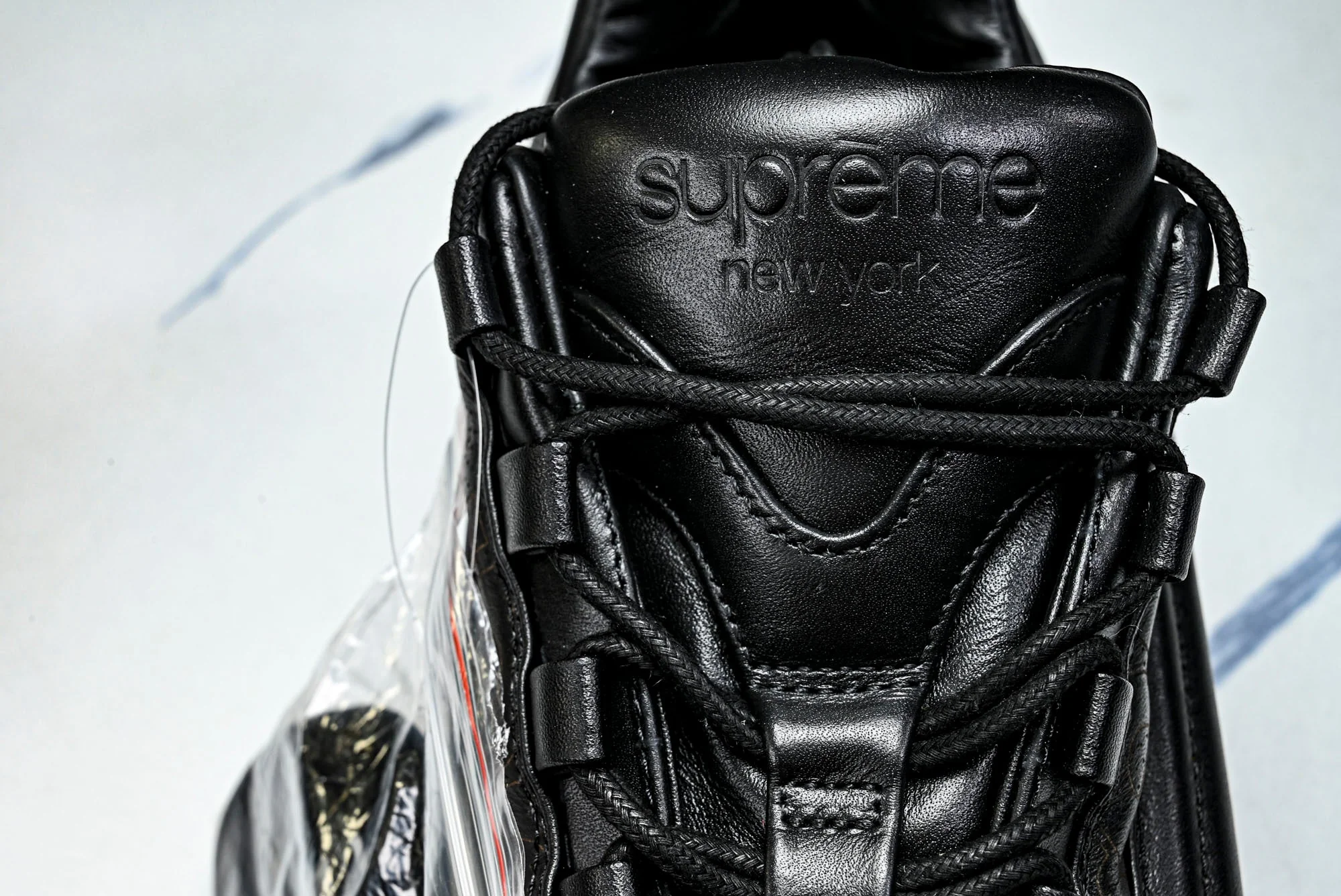 Supreme x AM95 Lux 'Black'