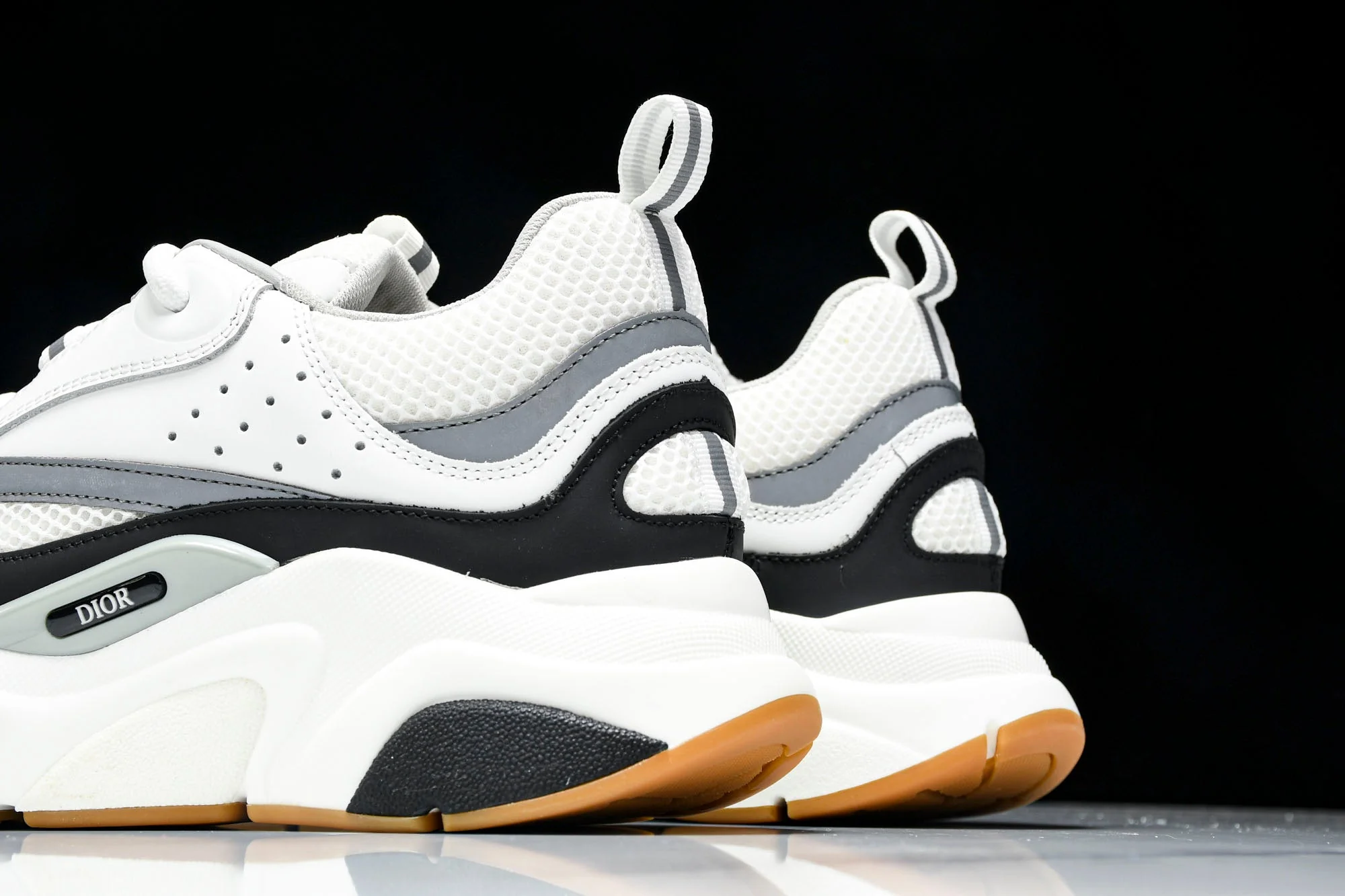 D1or B22 'White Black Gum'