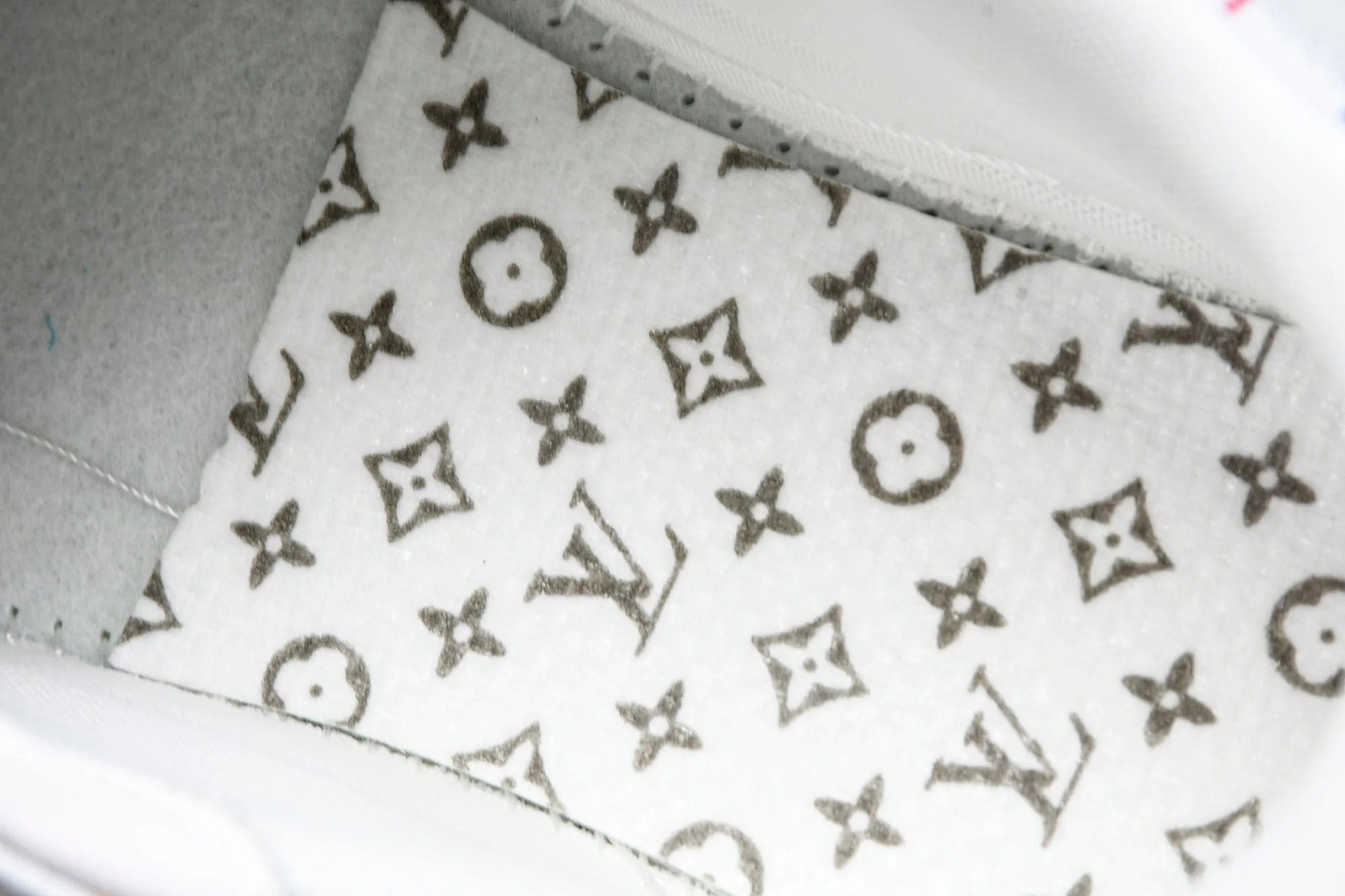 Louis Vuittоп Trainer Low x Takashi Murakami 'White Multicolor'