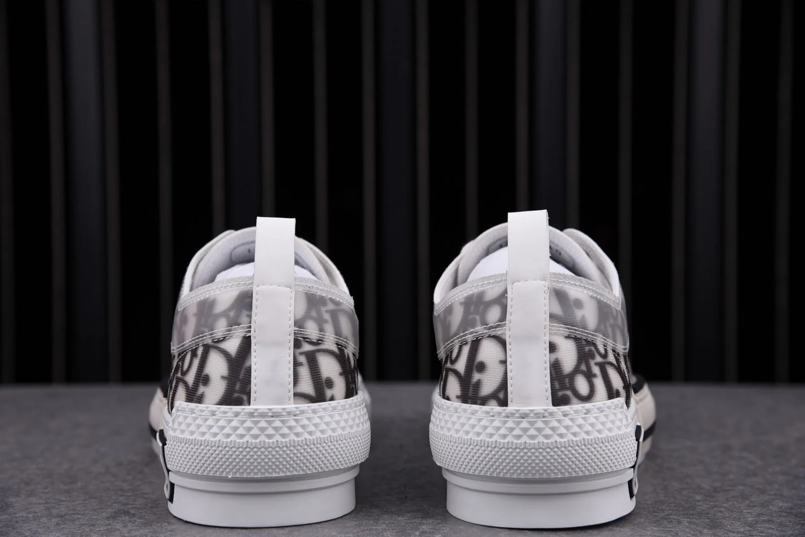 D1or B23 Low 'Oblique'