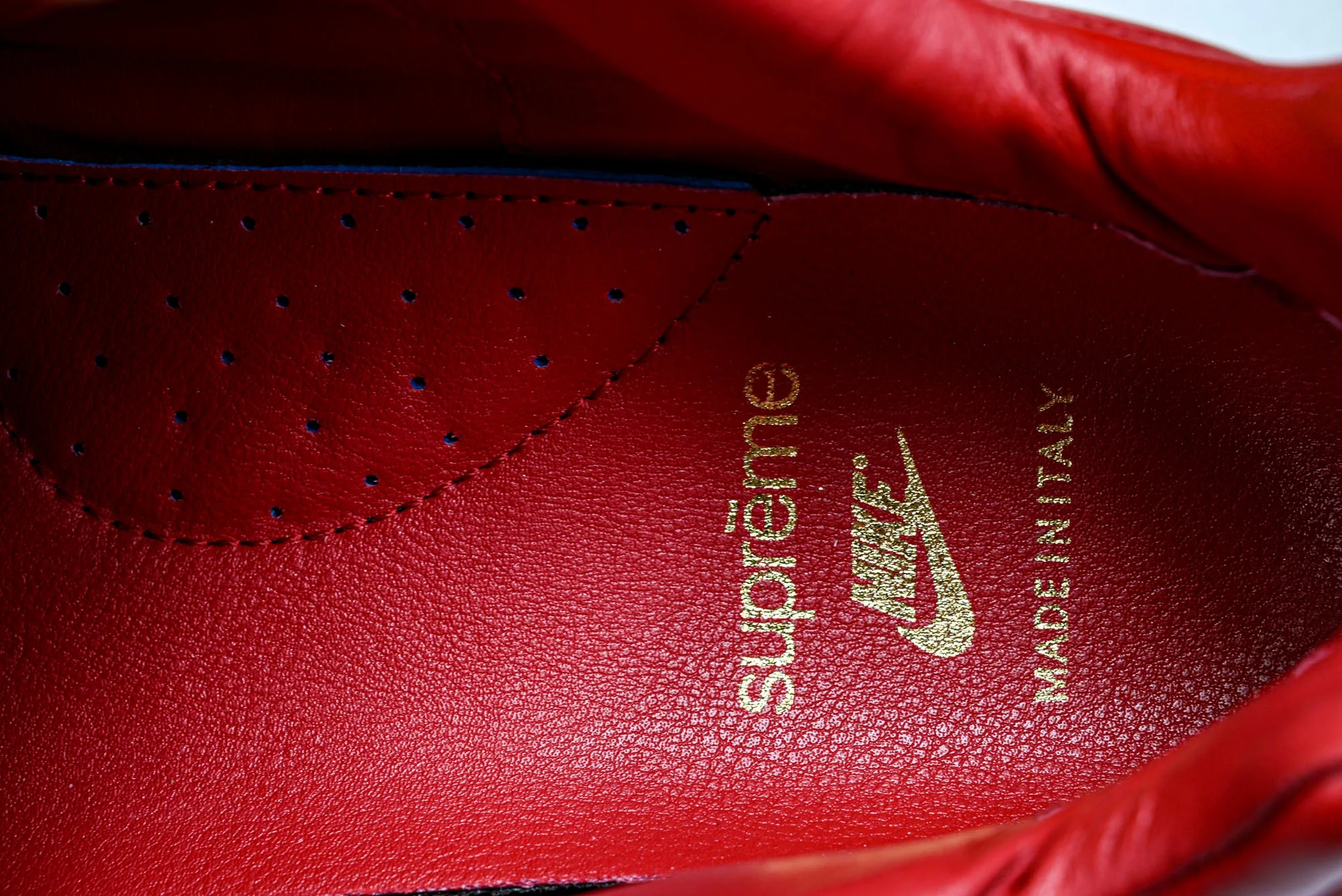 Supreme x AM95 Lux 'Gym Red'