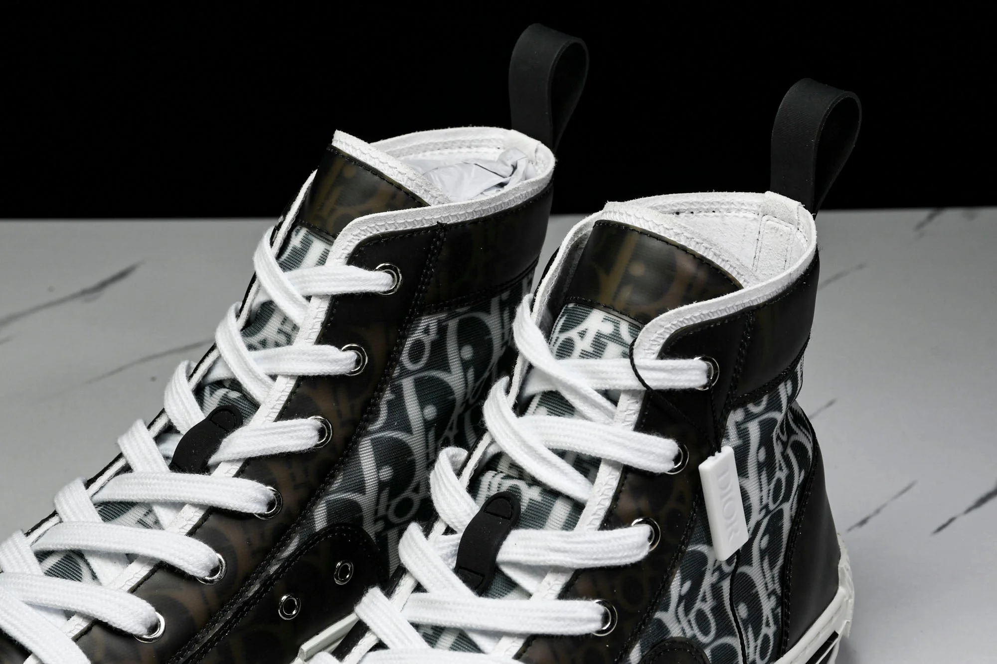 D1or B23 High 'Oblique Black White'