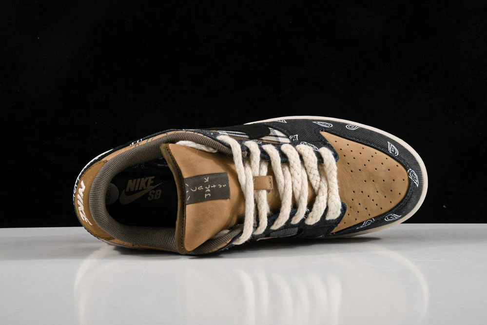 Travis Scott SB Dnk Low