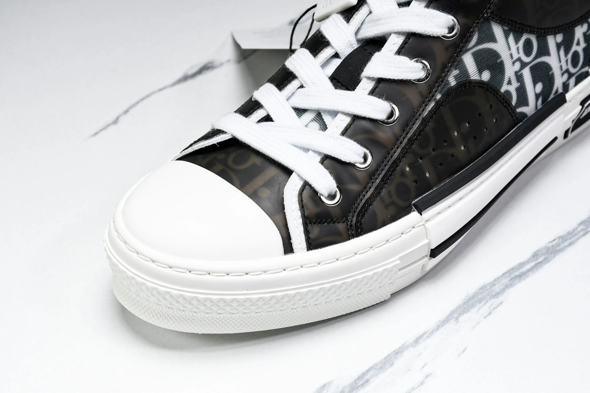 D1or B23 Low 'Oblique Black White'