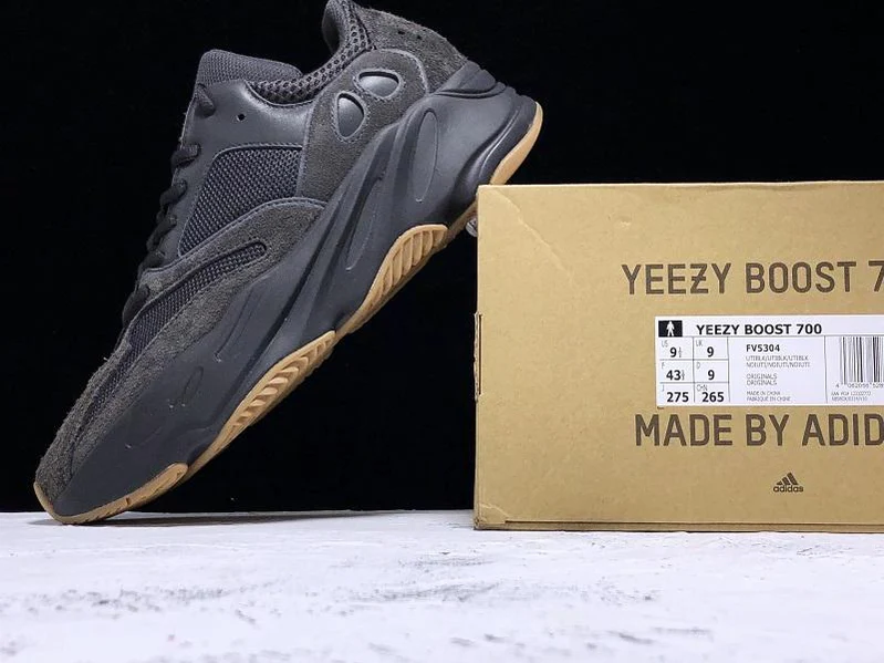 Yzy Boost 700 Utility Black