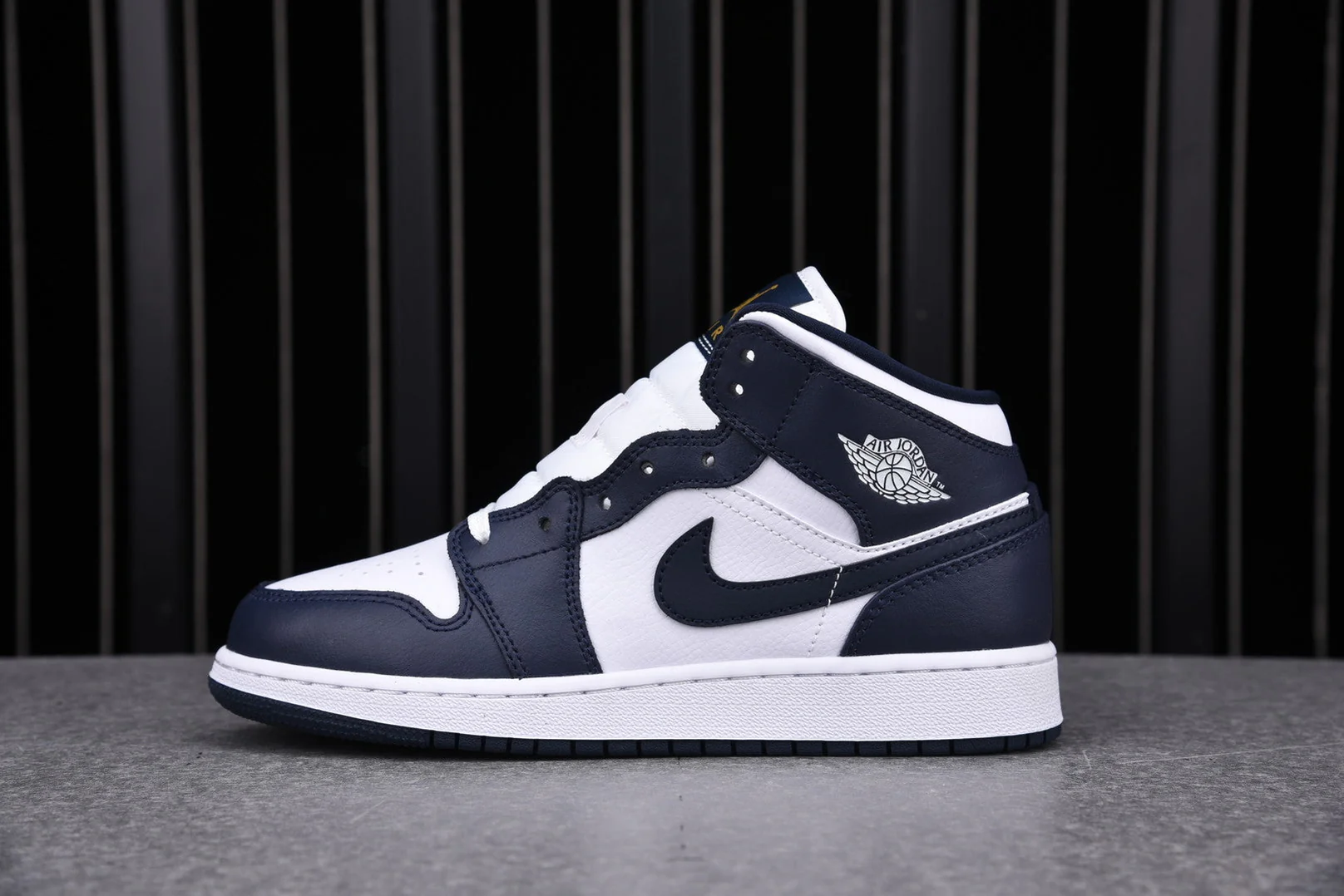 AJ1 Mid GS 'Obsidian'