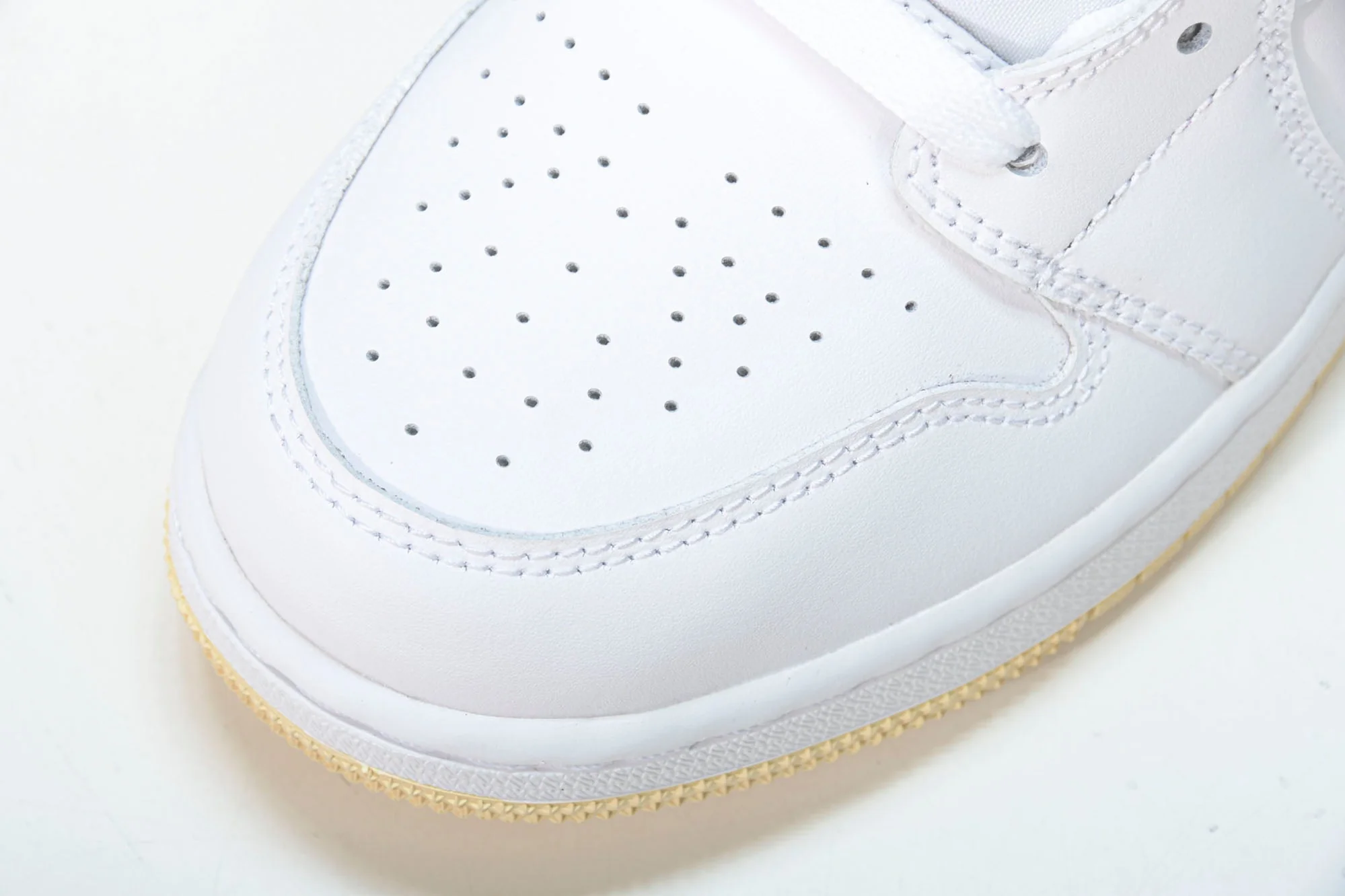 AJ1 Mid SE GS 'Ice Cream'