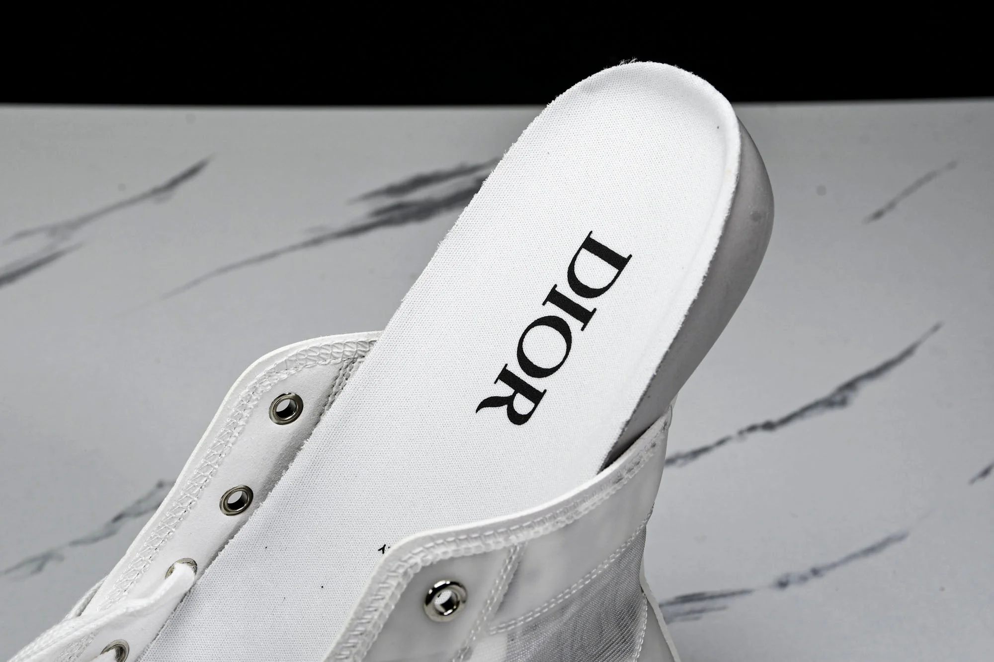 D1or B23 High 'Oblique Silver'