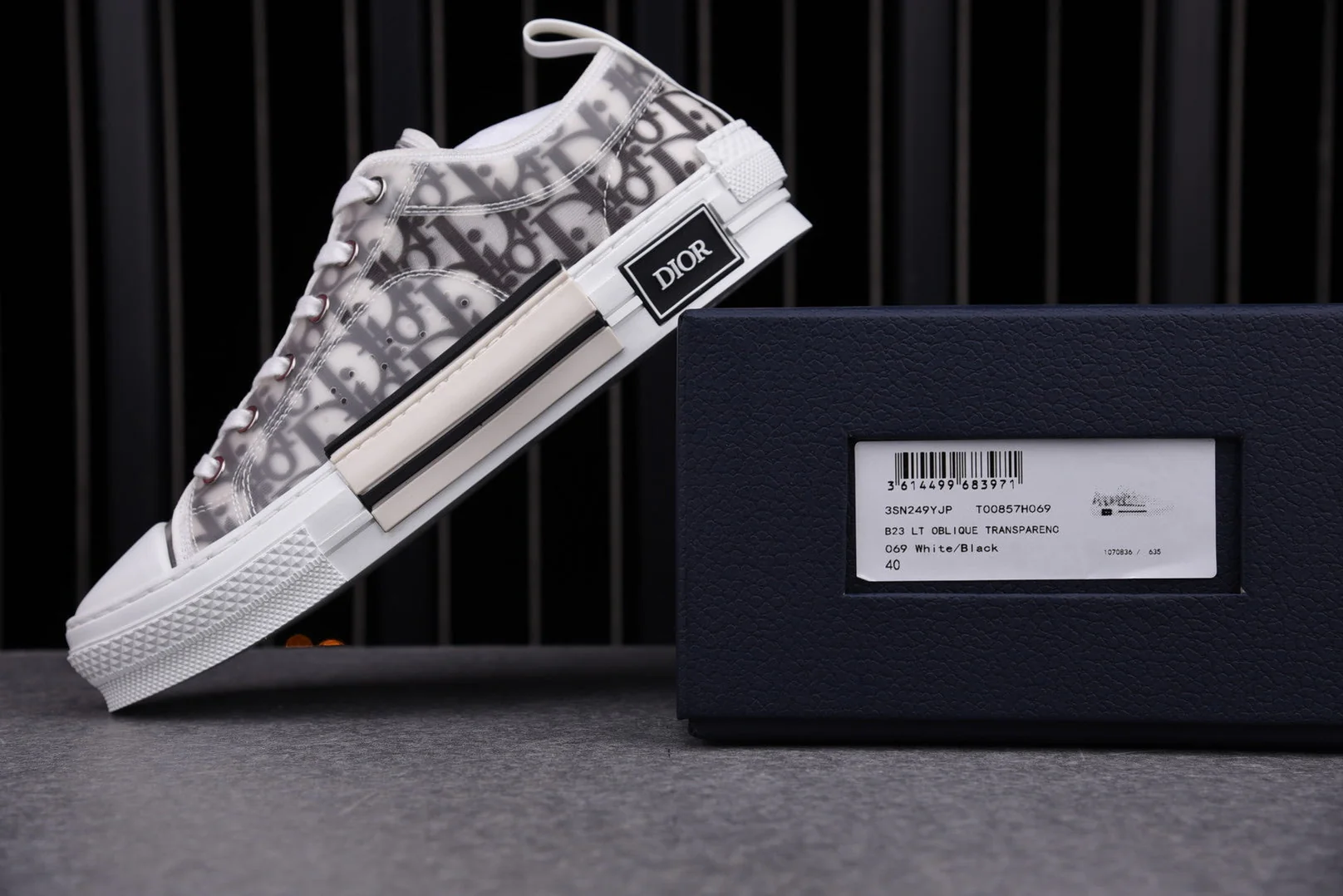 D1or B23 Low 'Oblique'