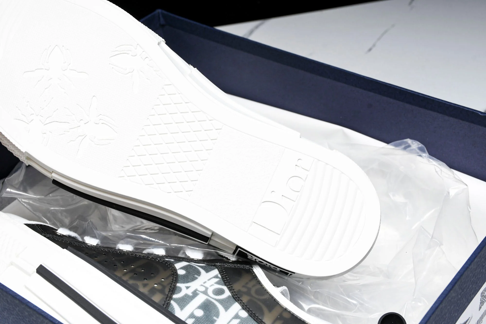 D1or B23 Low 'Oblique Black White'