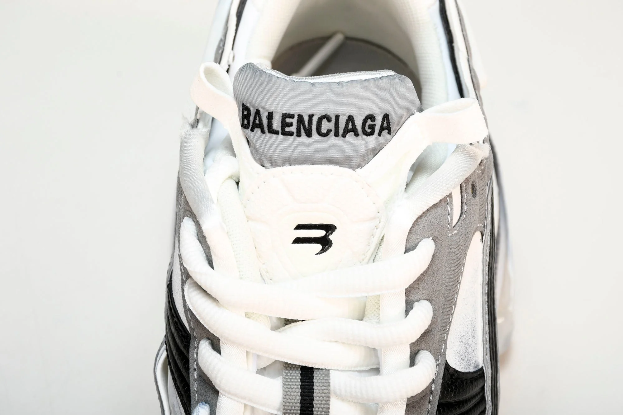 Runner 'White Black Grey'