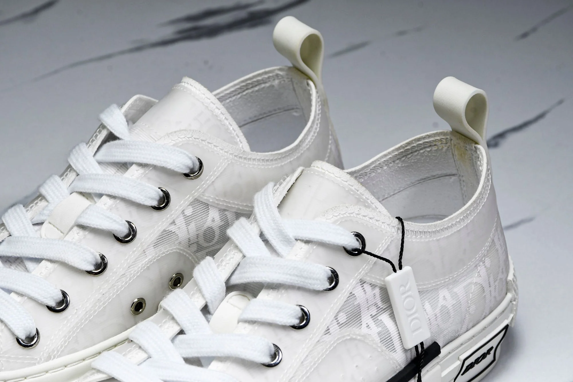 D1or B23 Low 'Oblique White'