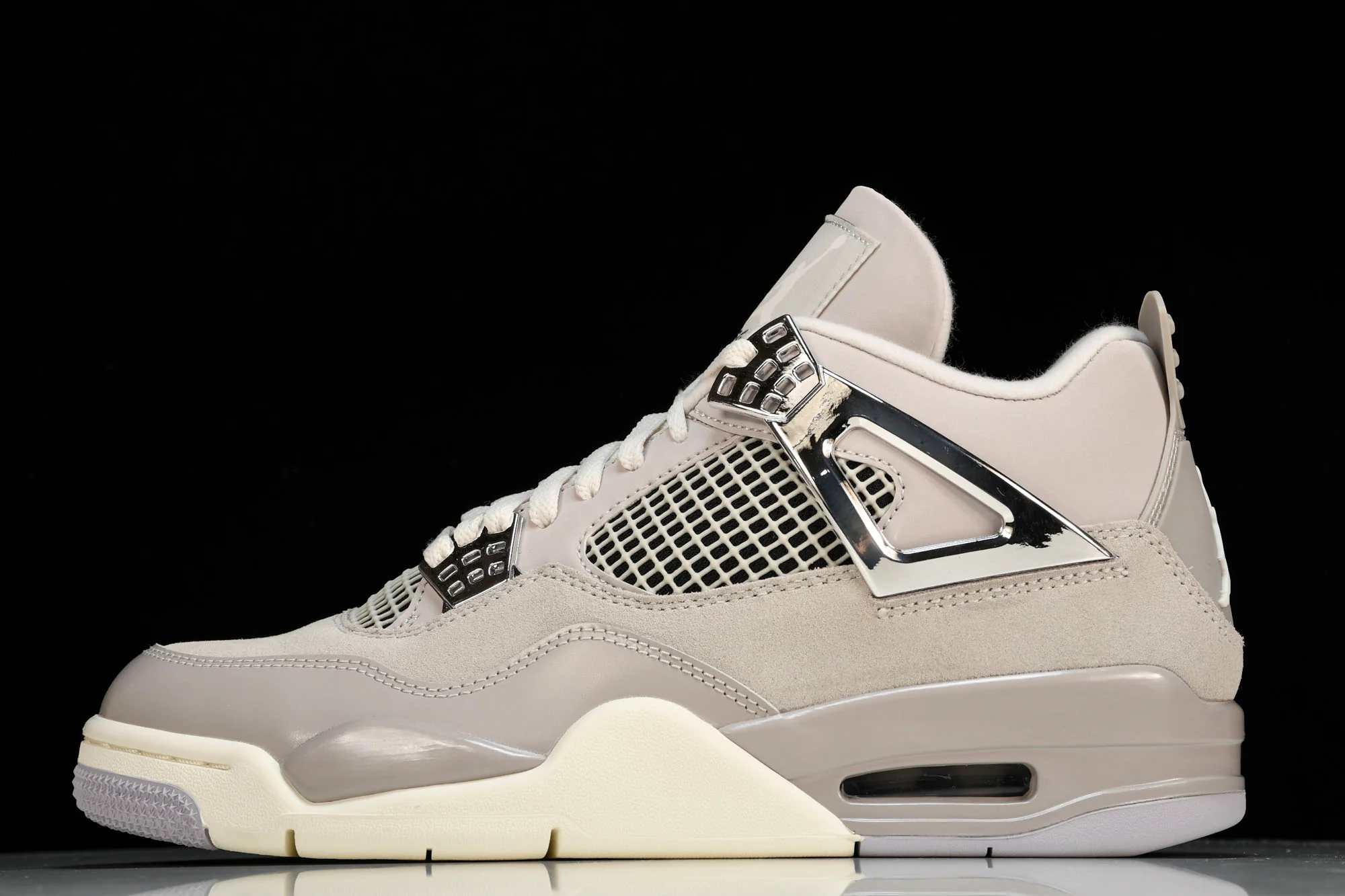 AJ4 Retro 