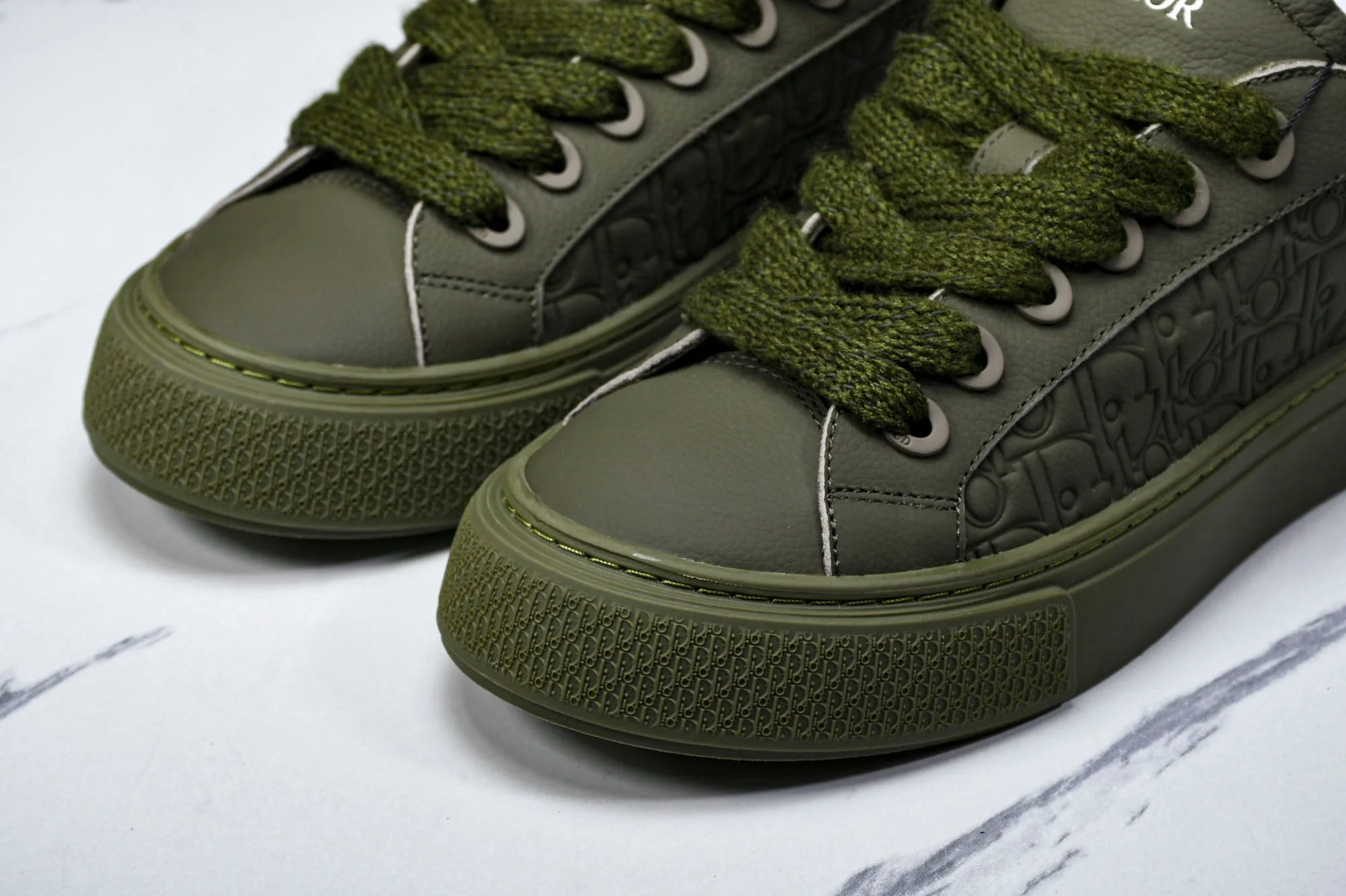 D1or B33 Gravity Leather 'Oblique Triple Khaki'