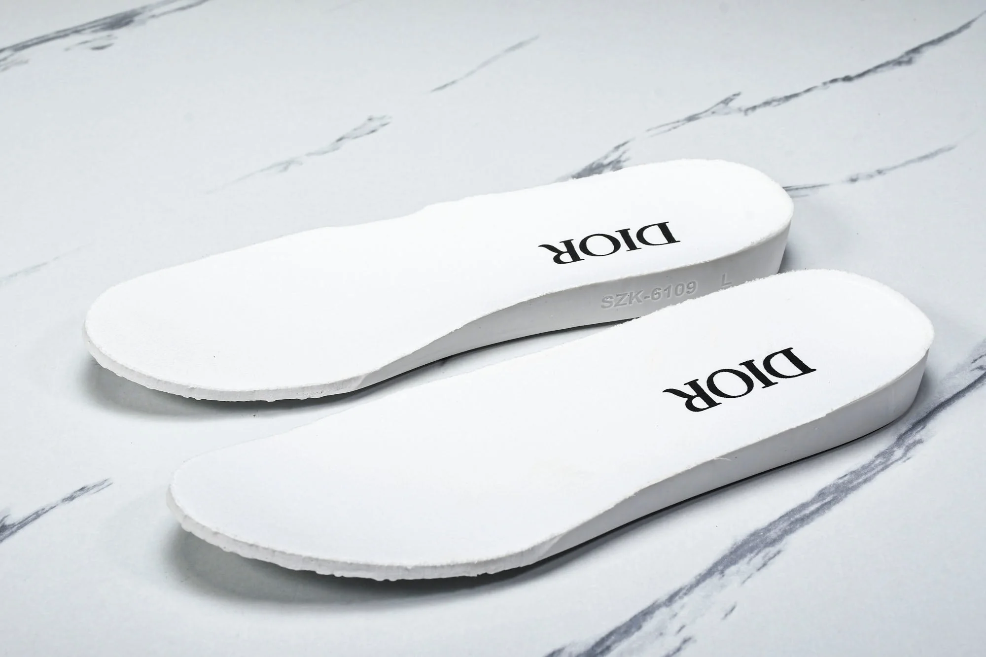 D1or B23 Low 'Newsprint'