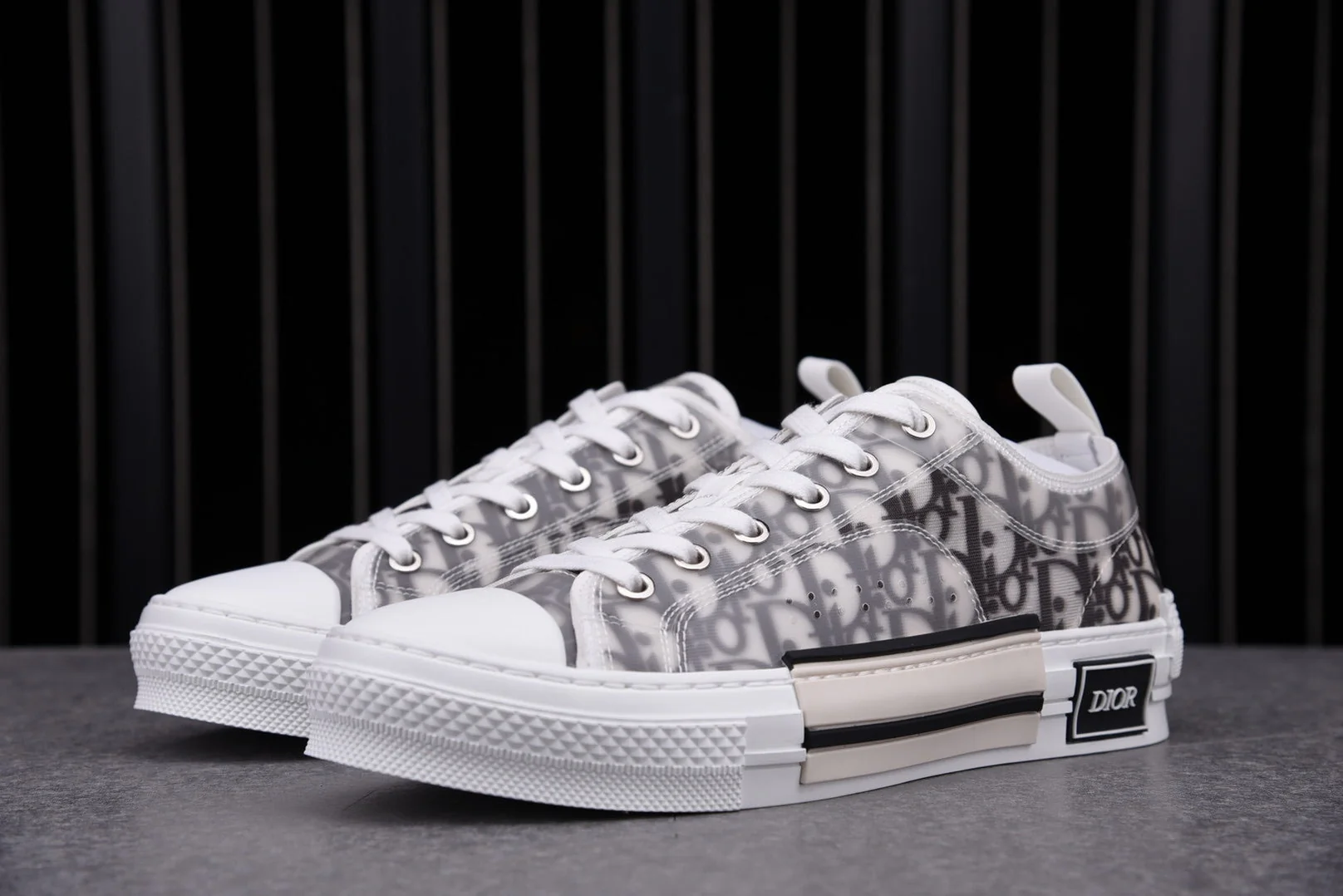 D1or B23 Low 'Oblique'