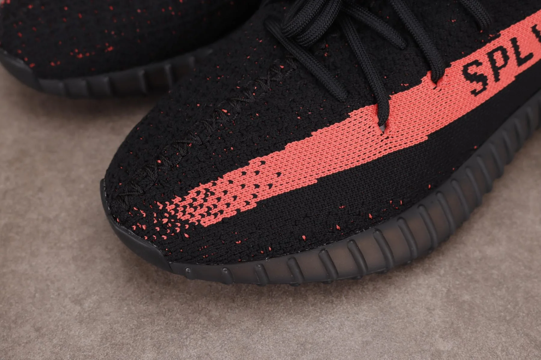 Yzy Boost 350 v2 Core Black Red