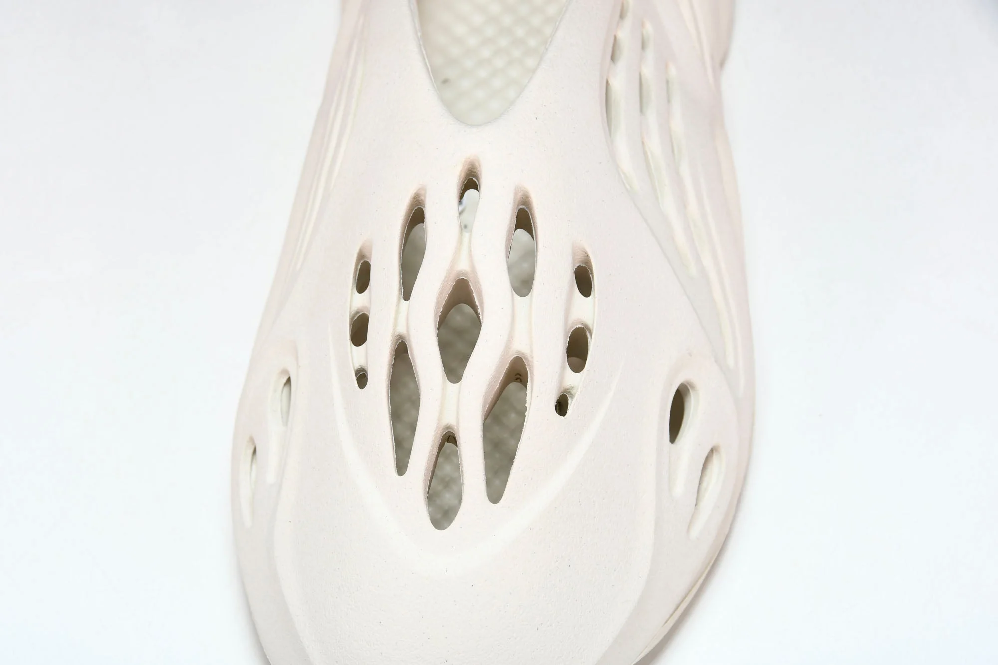 Yzy Foam RNNR 'Ararat'