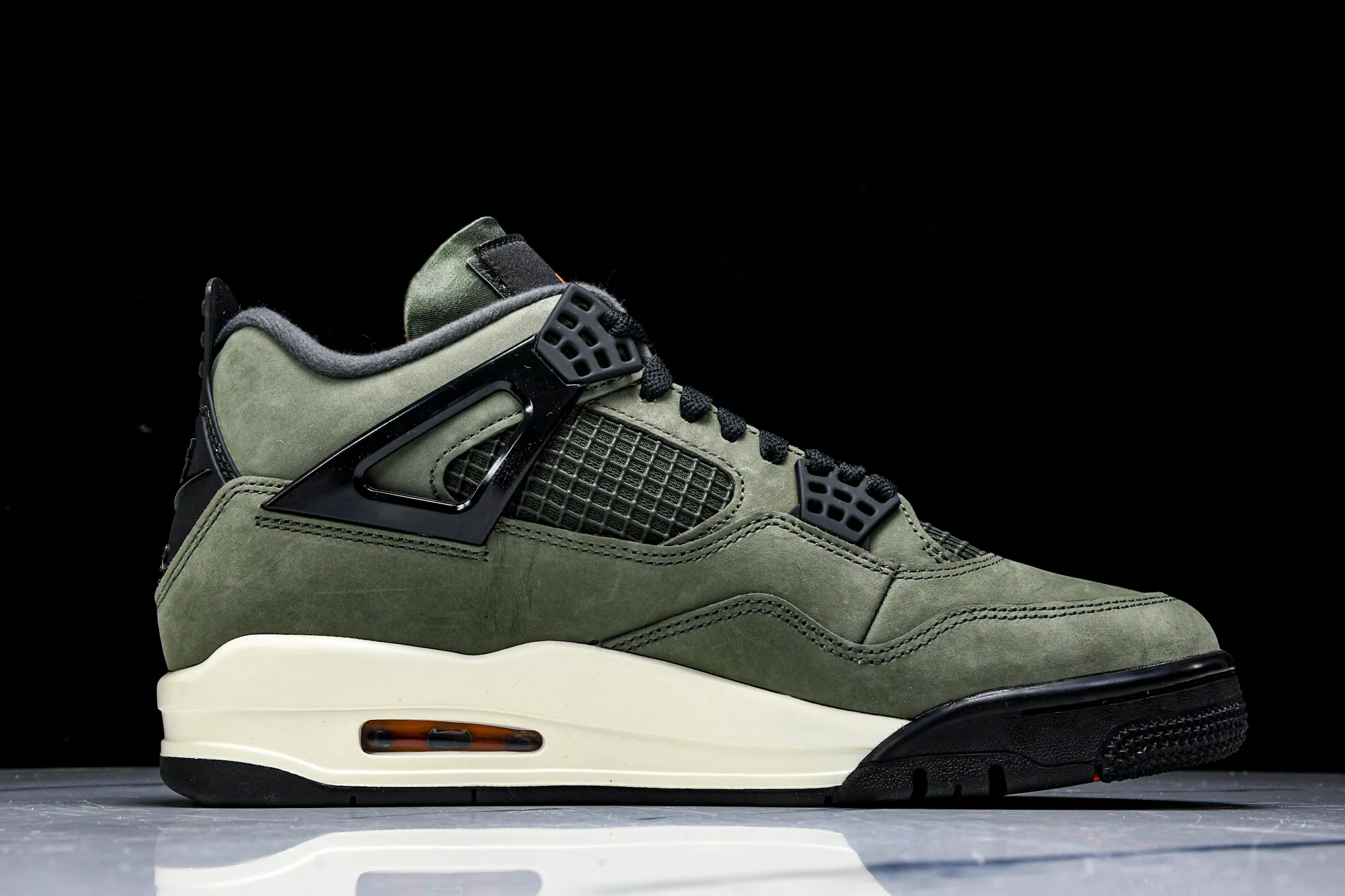 AJ4 Retro x Undefeated (2025 Version) 'UNDFTD'