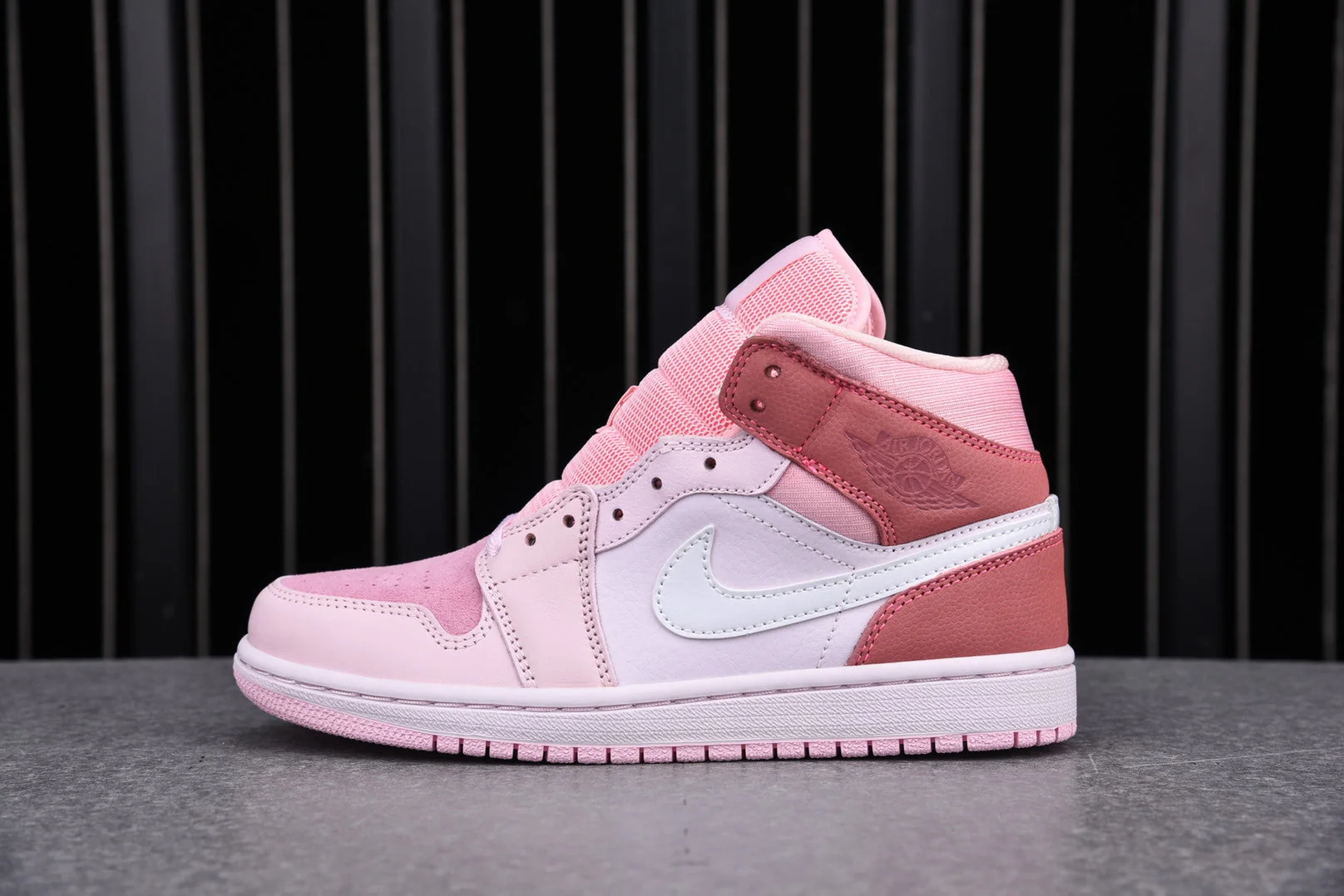 AJ1 Mid 'Digital Pink'