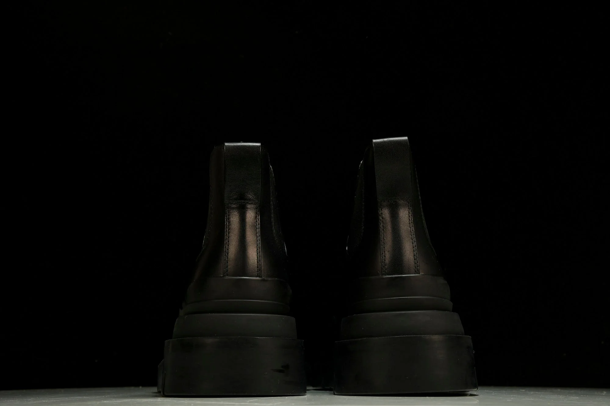 Вottega Veneta Tire Ankle Chelsea Boots 'Black'