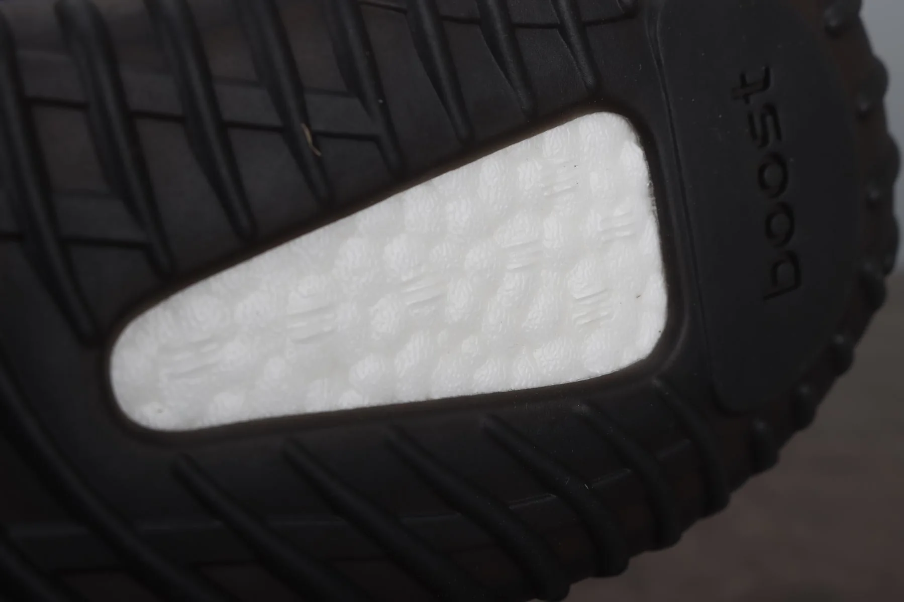 Yzy Boost 350 v2 Black Red 