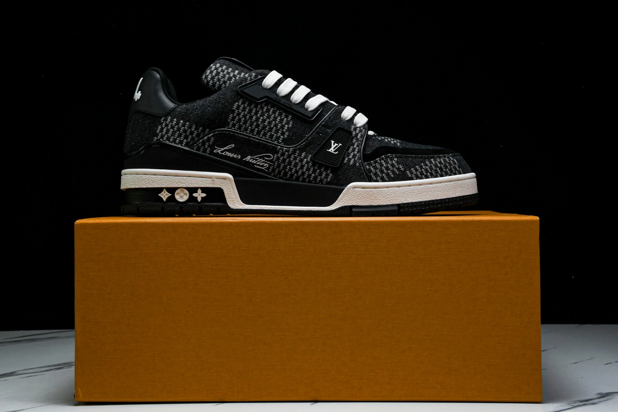 Louis Vuittоп Trainer Low 'Damier Black Signature'