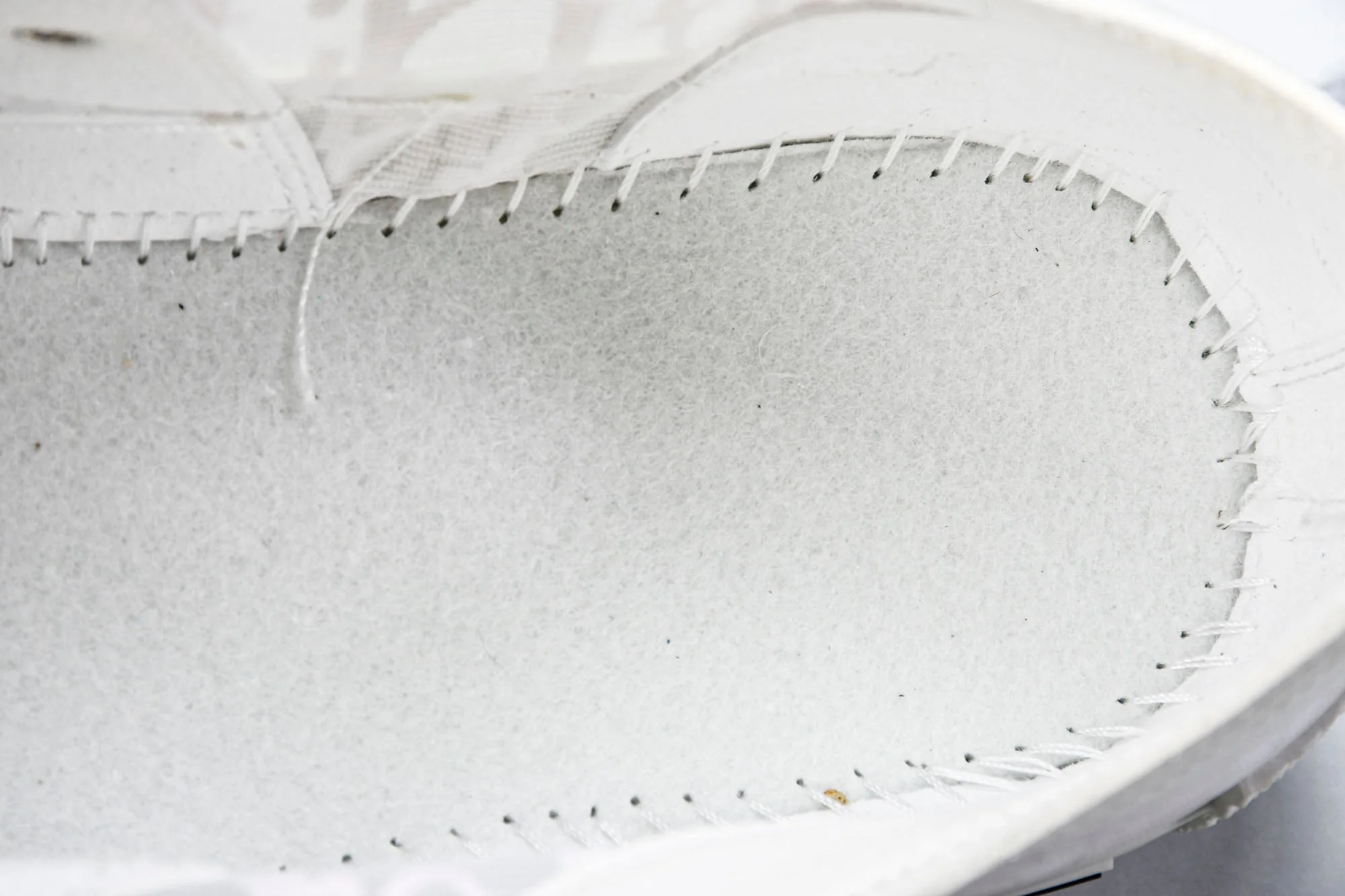 D1or B23 Low 'Oblique White'