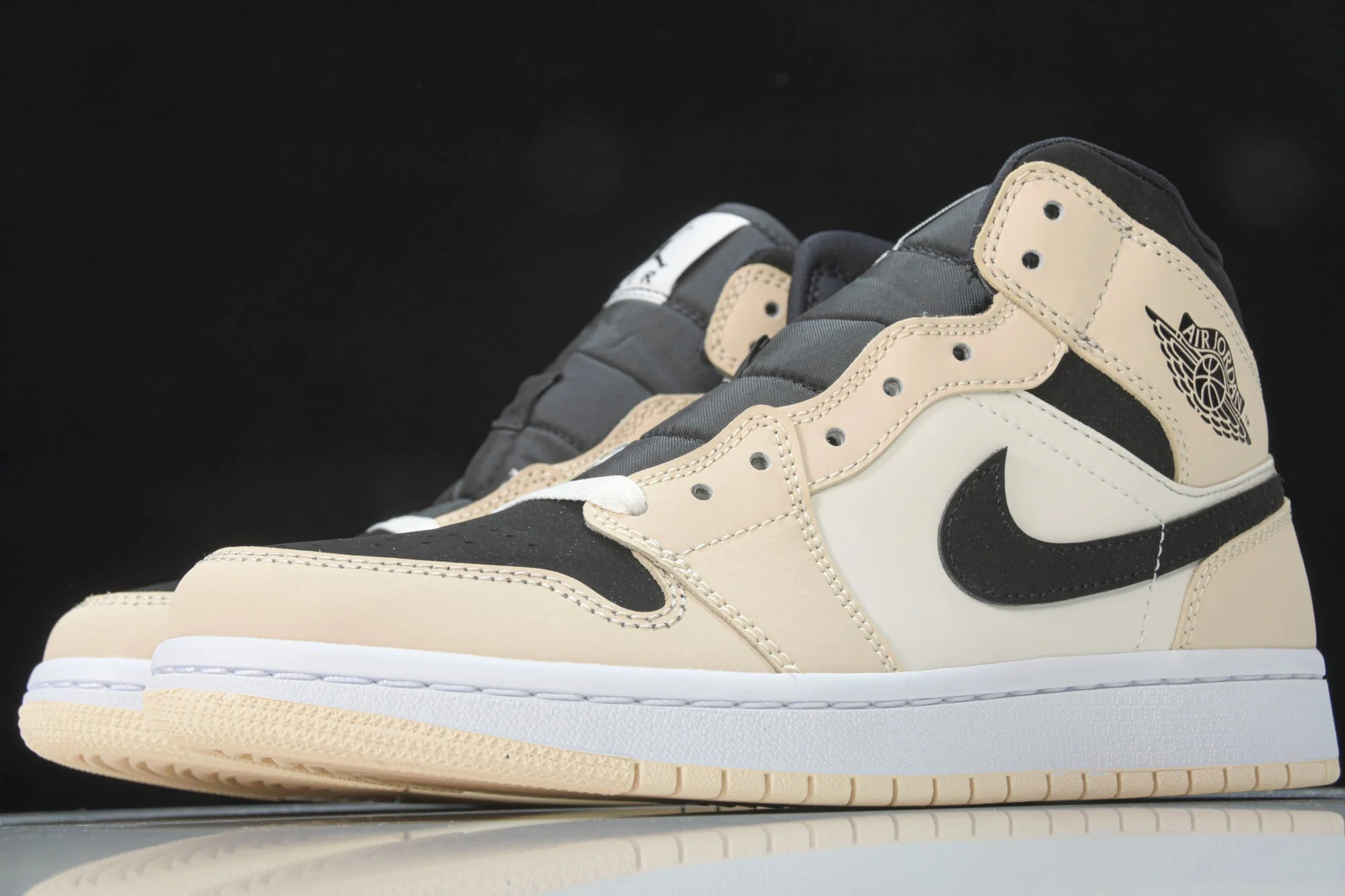 AJ1 Mid 'Barely Orange'