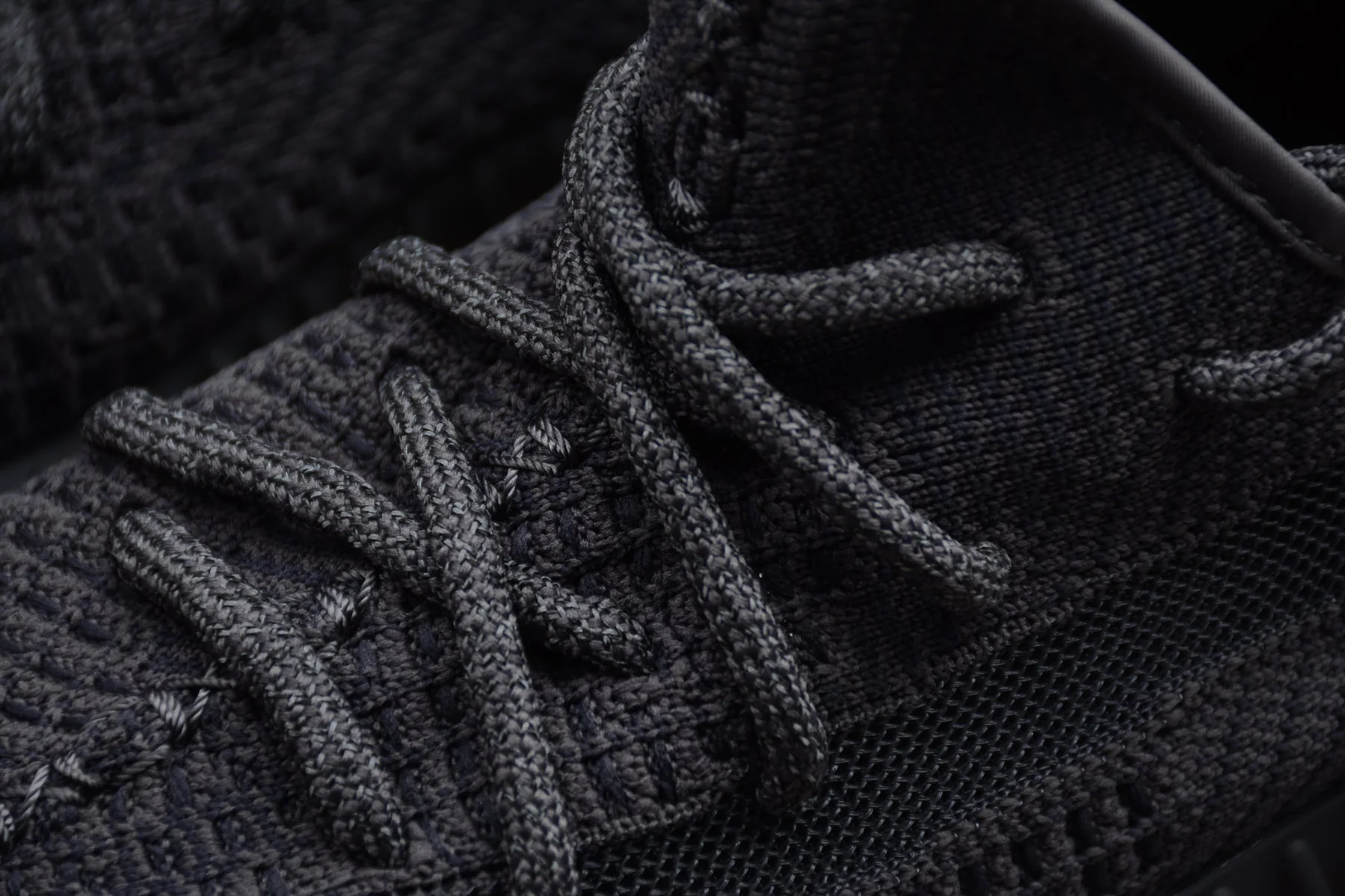 Yzy Boost 350 v2 Black Non-Reflective