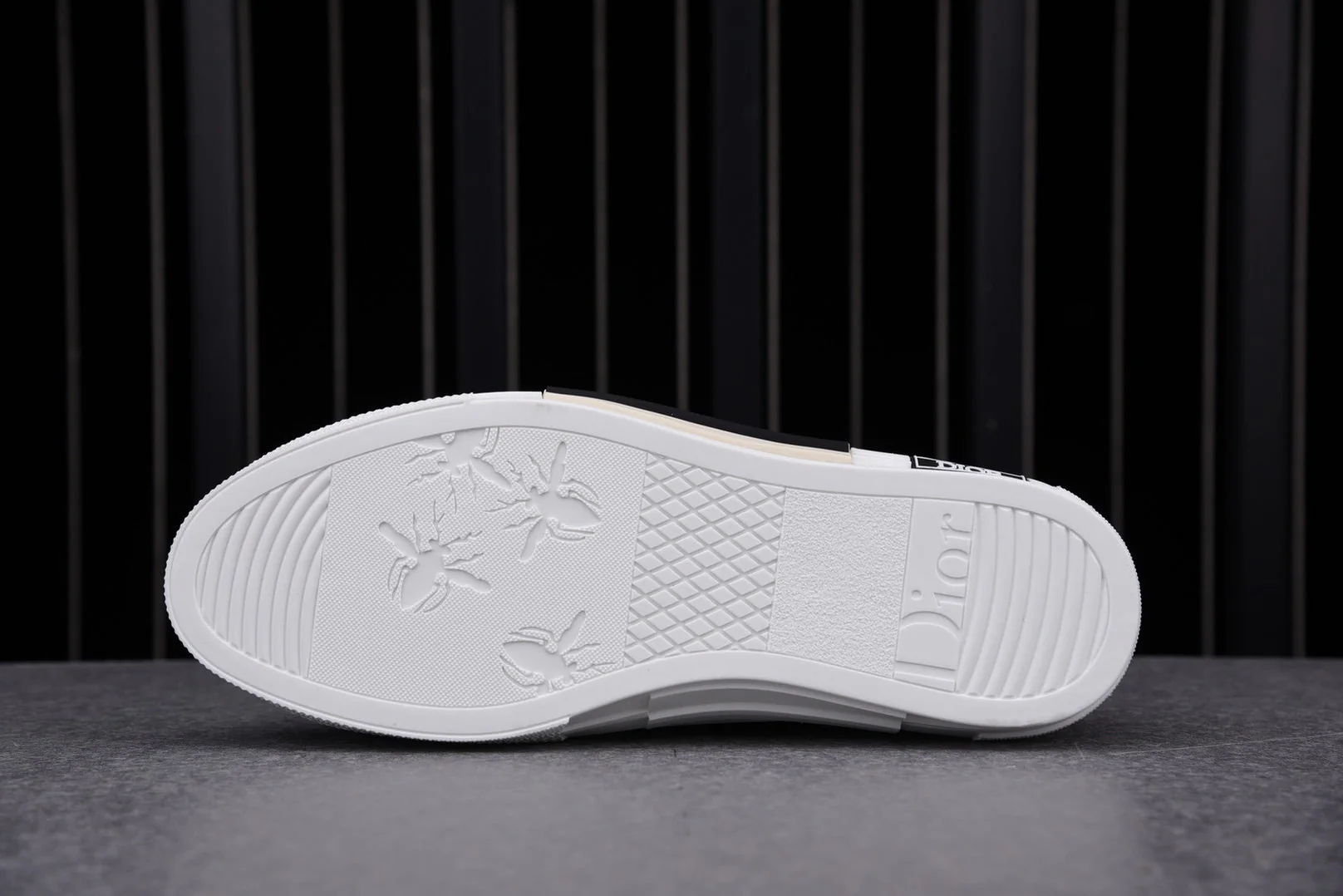 D1or B23 High 'Oblique'