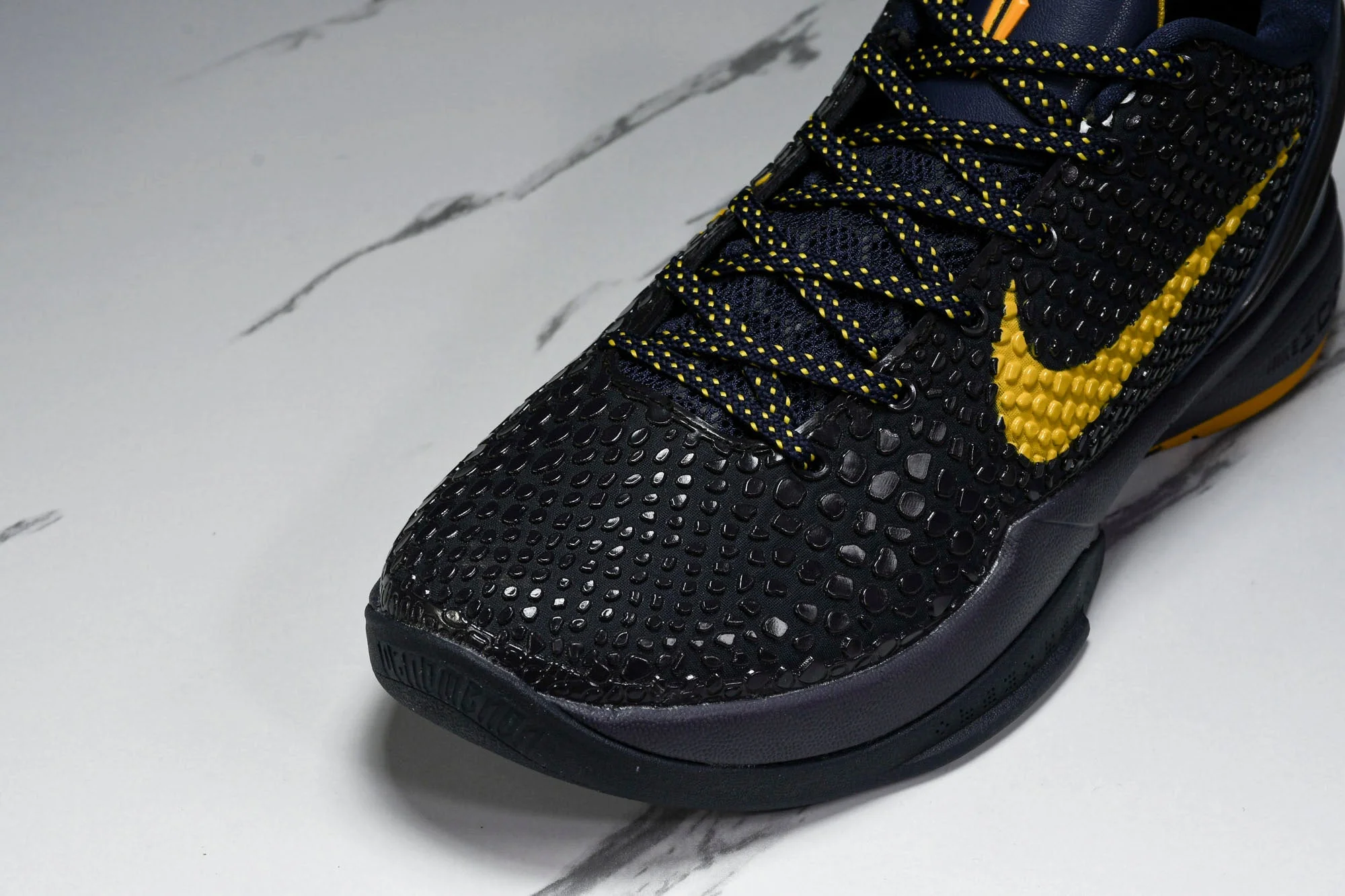 Kobe 6 'Imperial Purple'