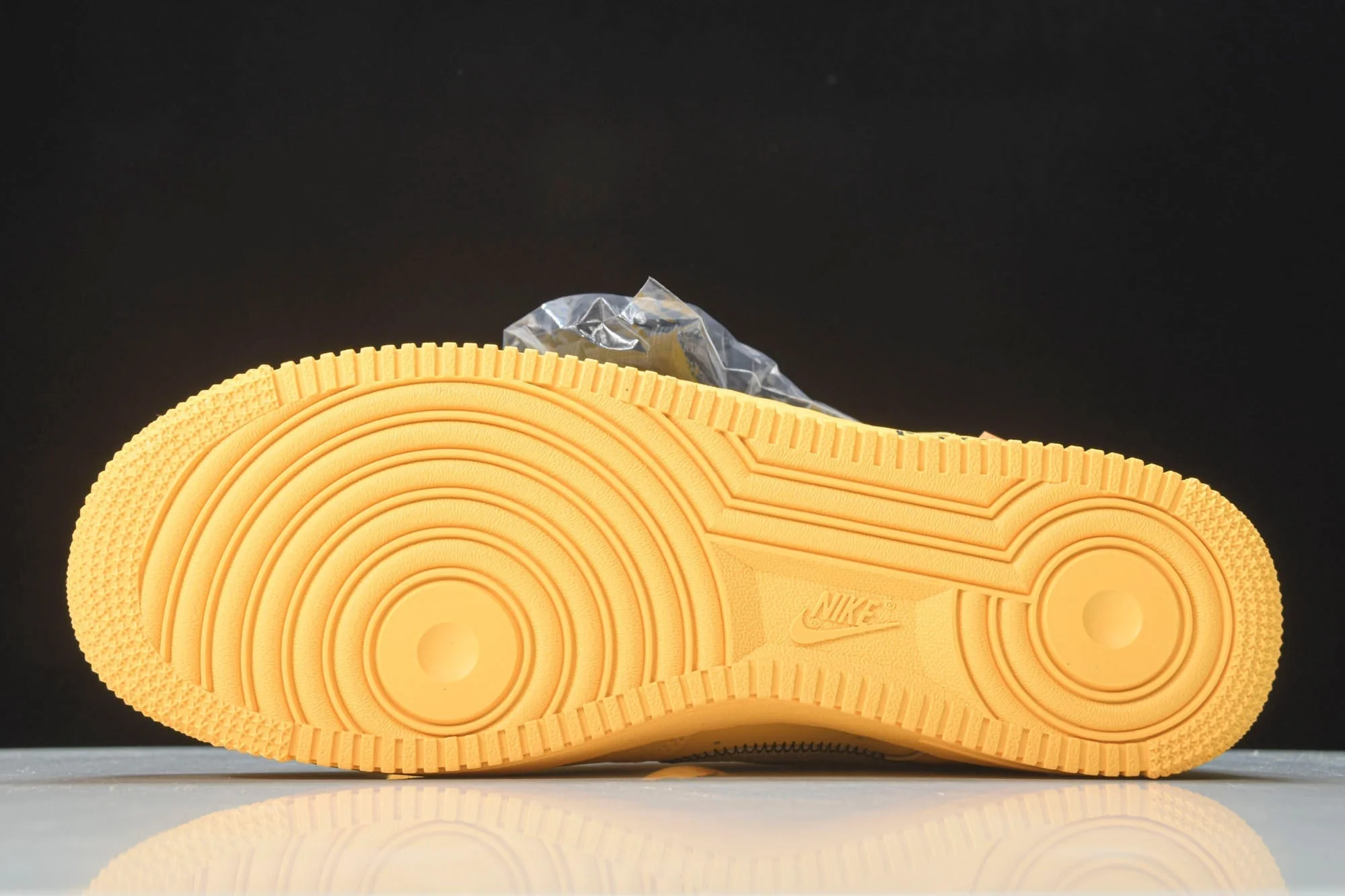 Off-White AF1 'University Gold'