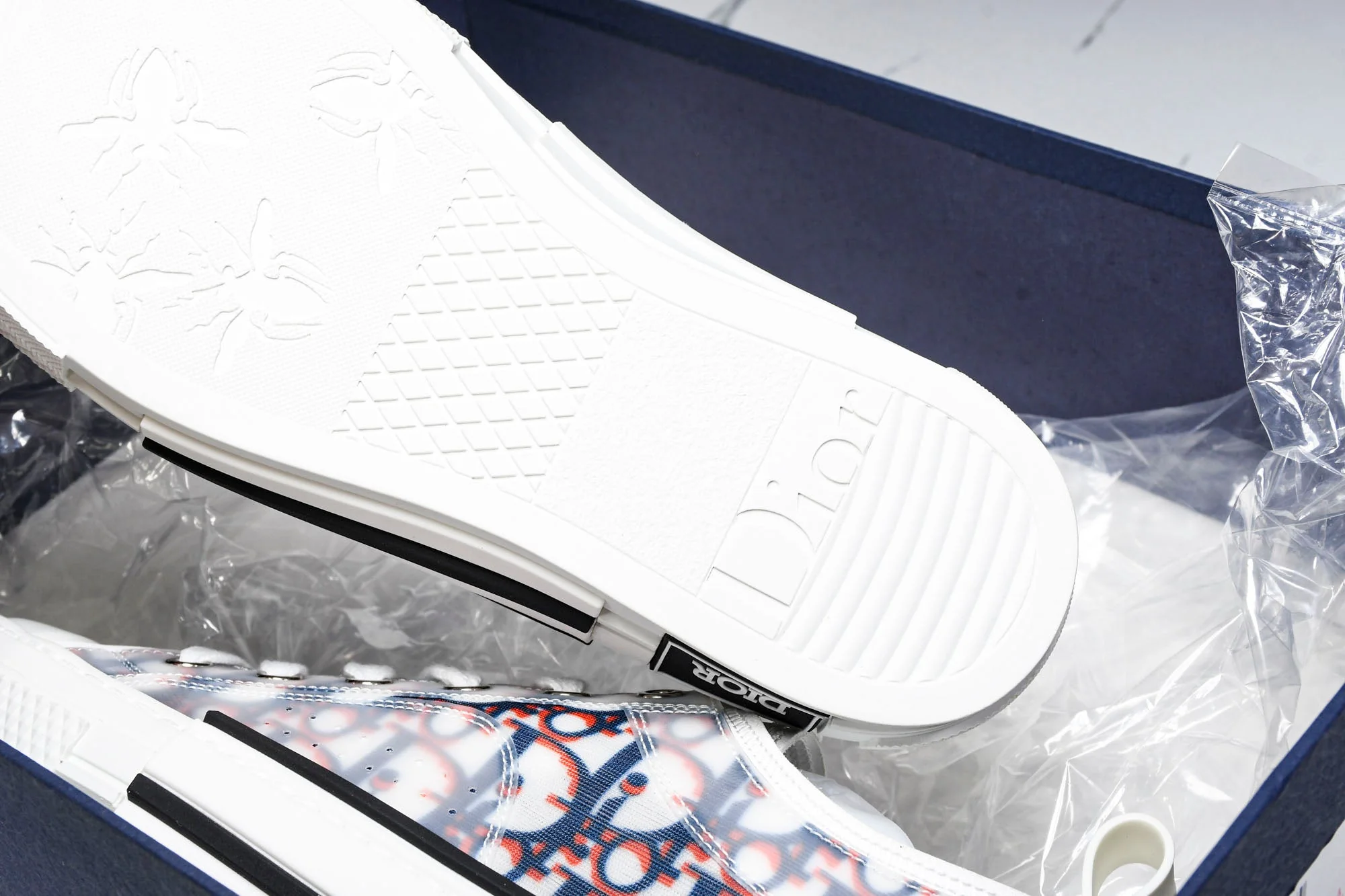 D1or B23 Low 'Oblique Red Blue Pixel'