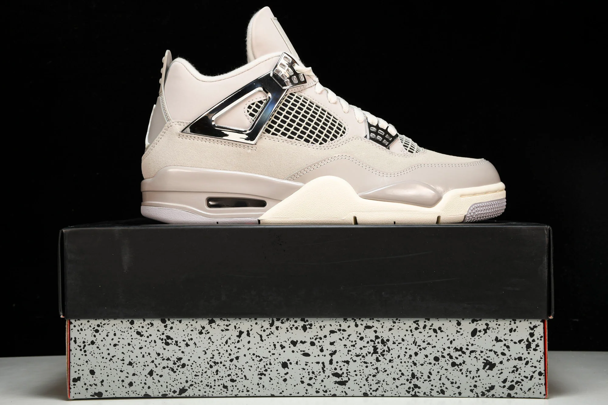 AJ4 Retro 