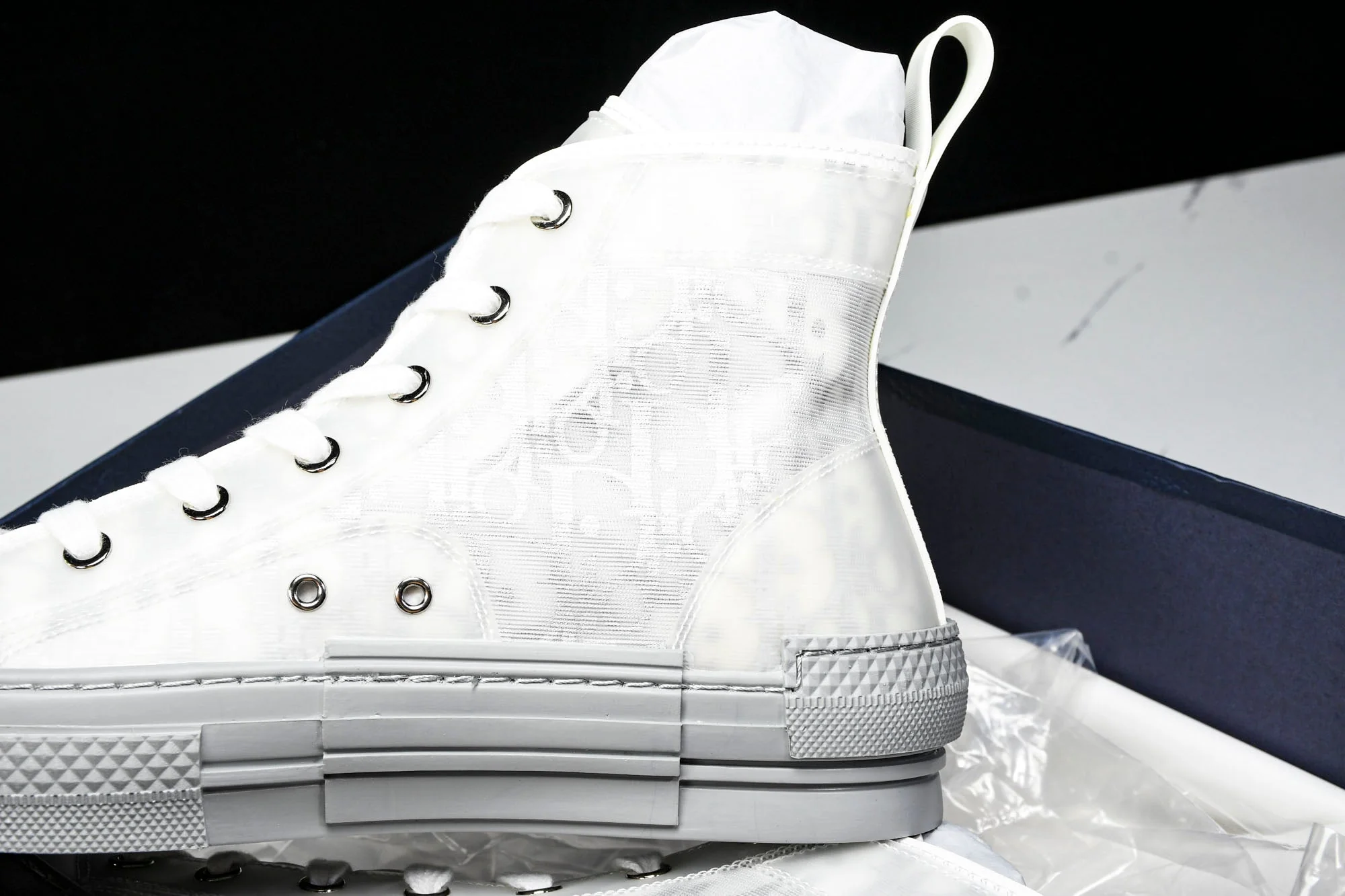 D1or B23 High 'Oblique Silver'