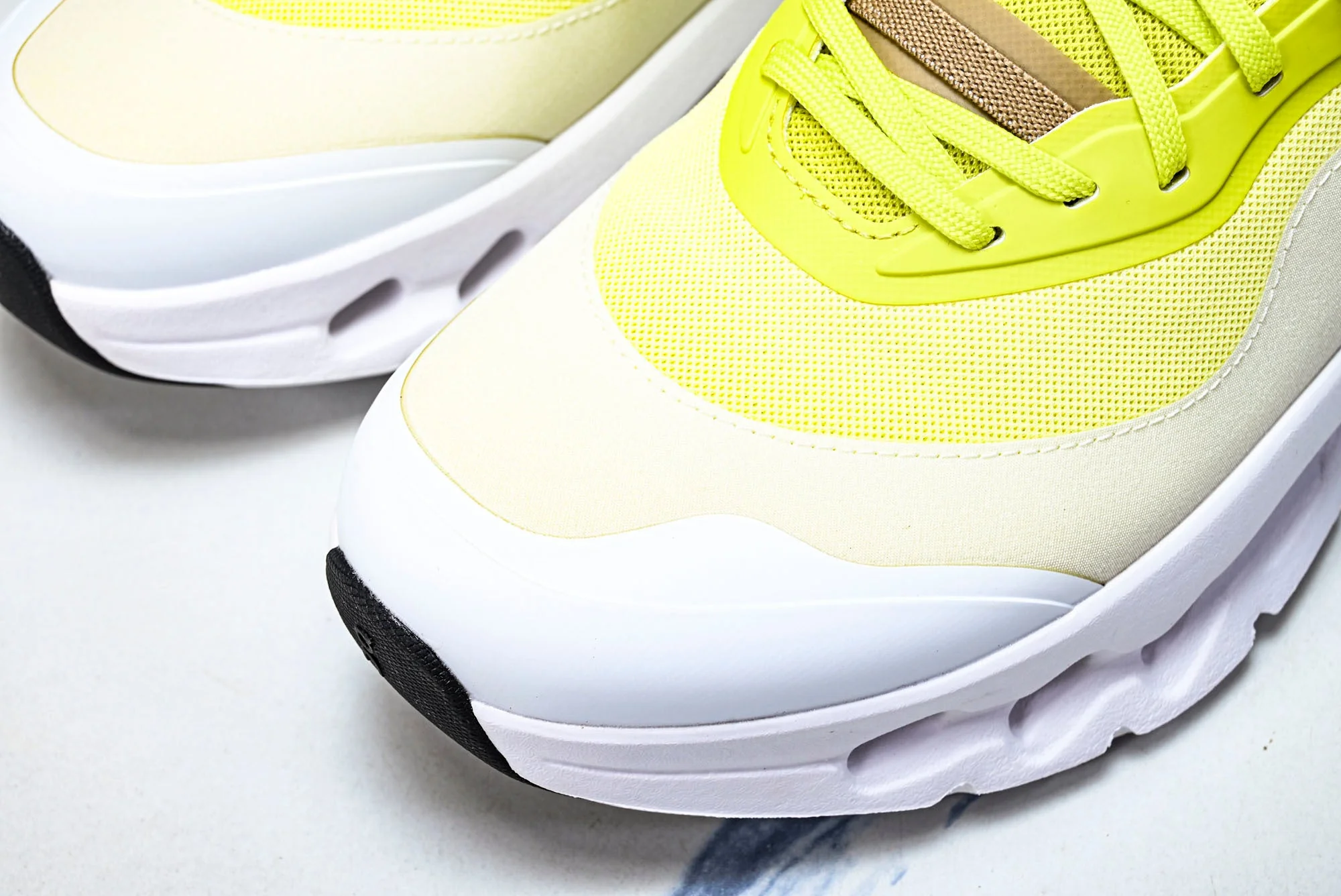 LOEWE × ON Cloudtilt 2.0 'Neon Yellow White'