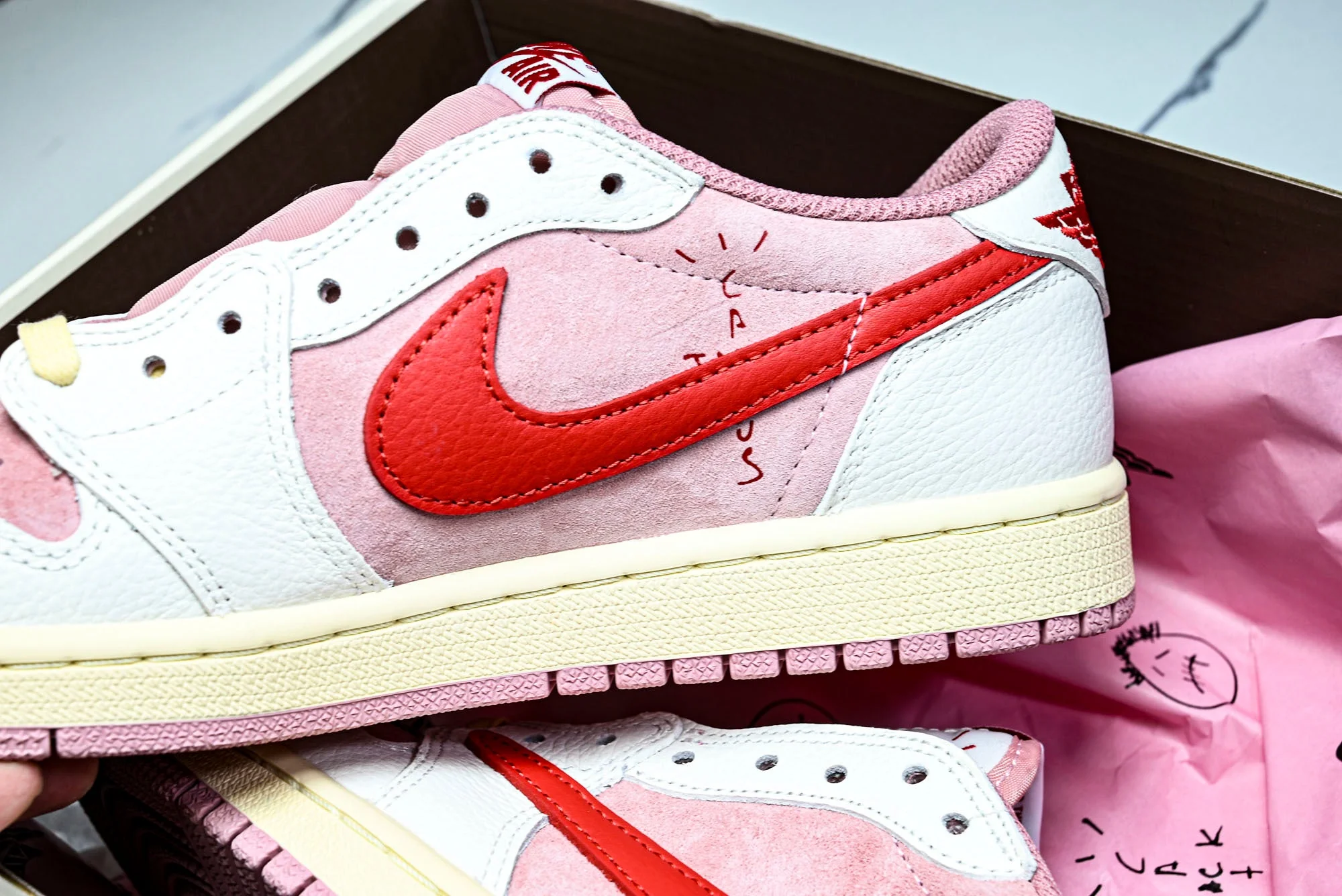 Travis Scott AJ1 Retro Low OG 'Tropical Pink'