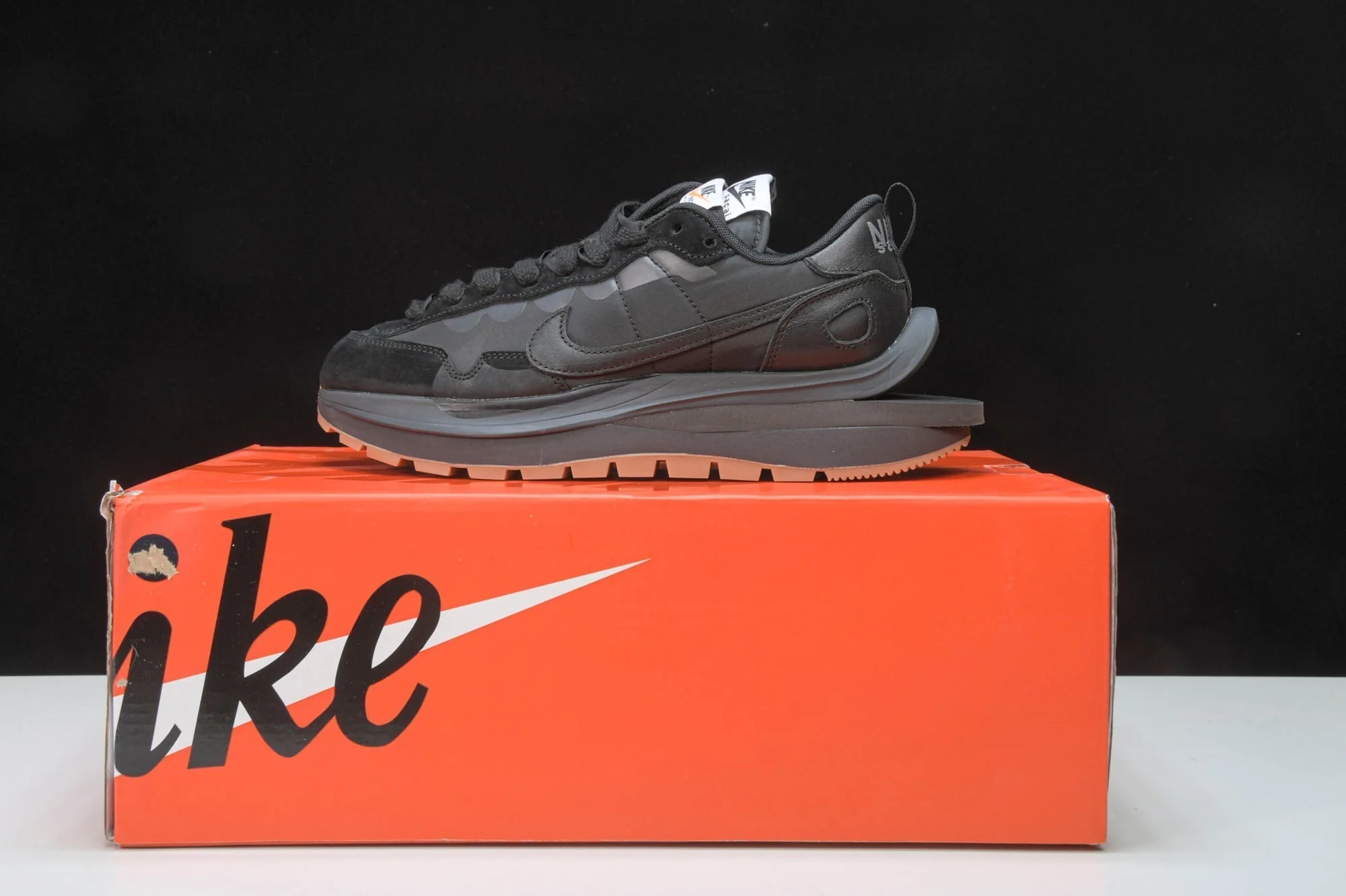 Sacai VaporWaffle 'Black Gum'