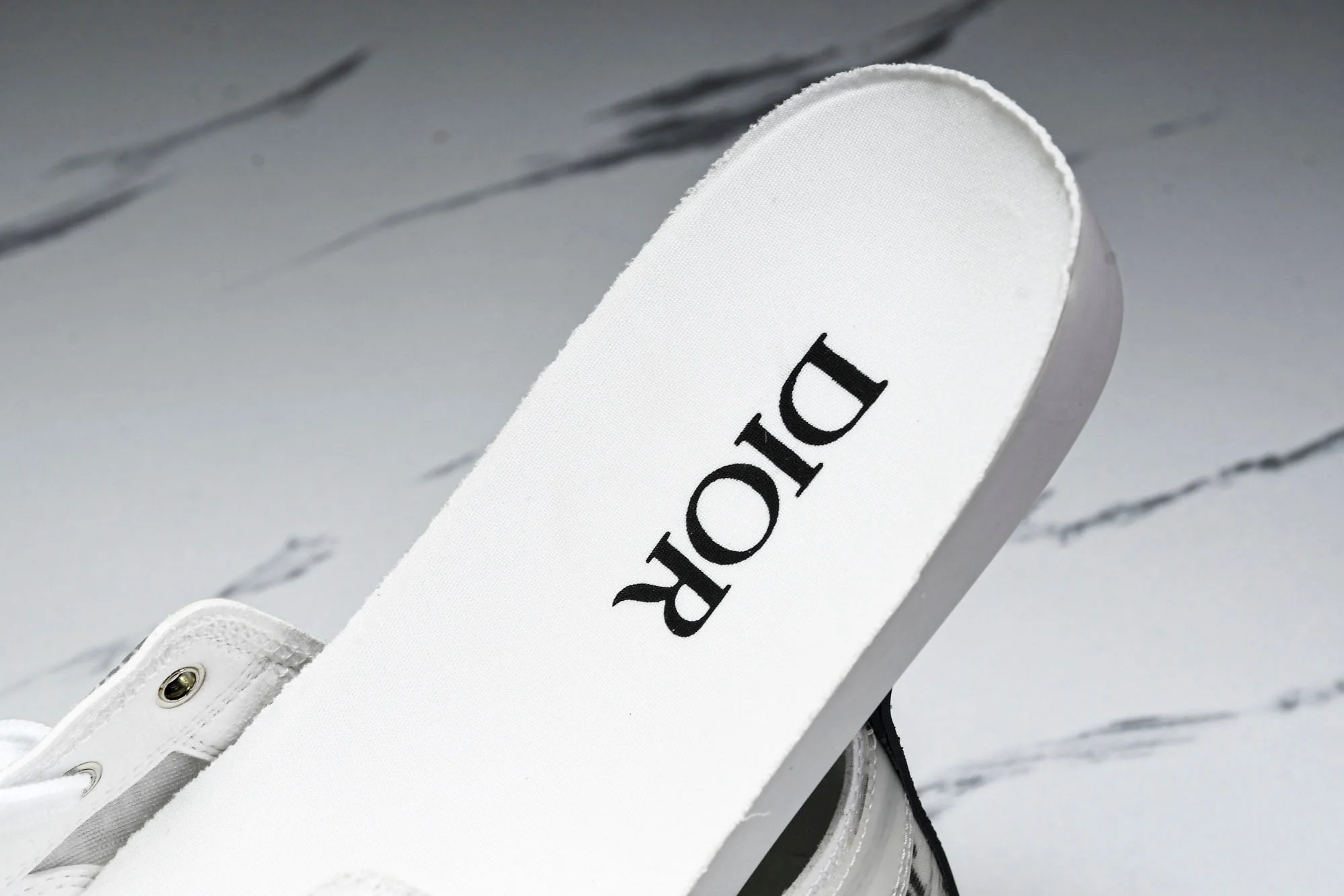 D1or B23 Low 'Newsprint'