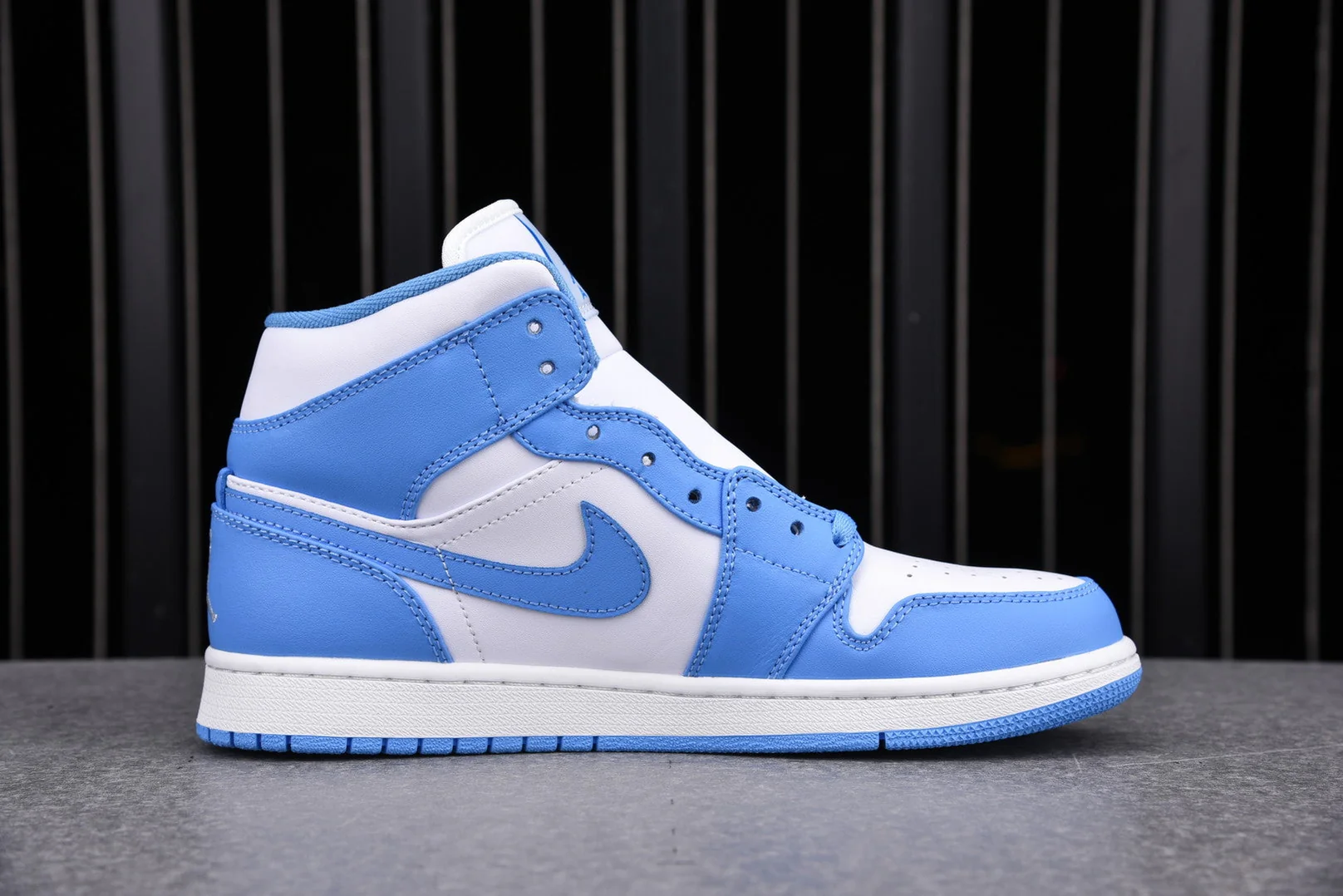 AJ1 Mid 'UNC'