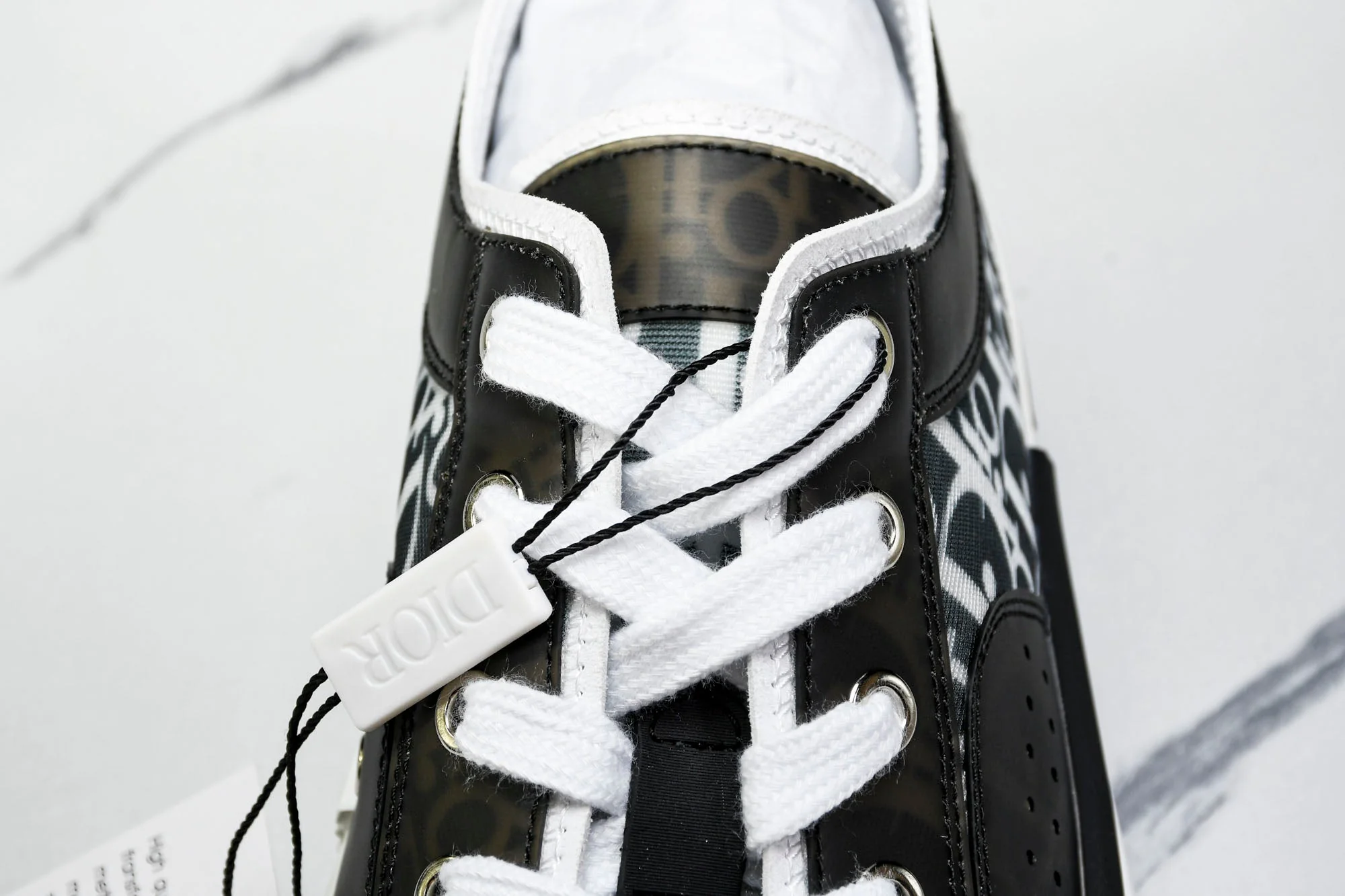 D1or B23 Low 'Oblique Black White'