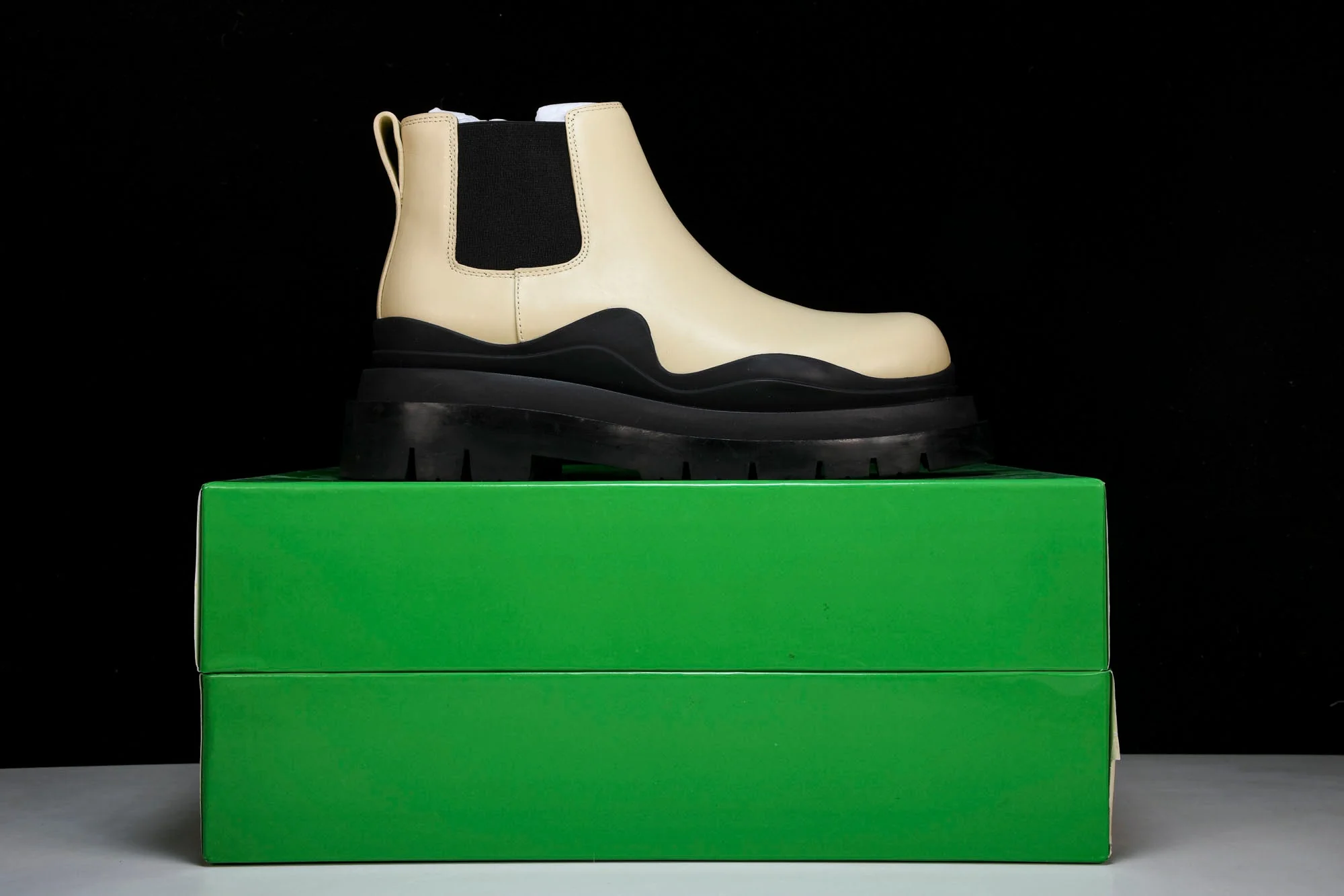 Вottega Veneta Tire Ankle Chelsea Boots 'Sea Salt Black'