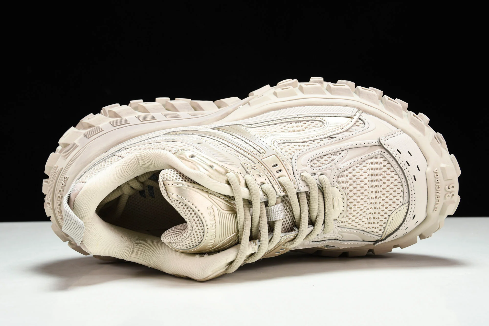 Defender (Bouncer) Sneaker 'Beige'