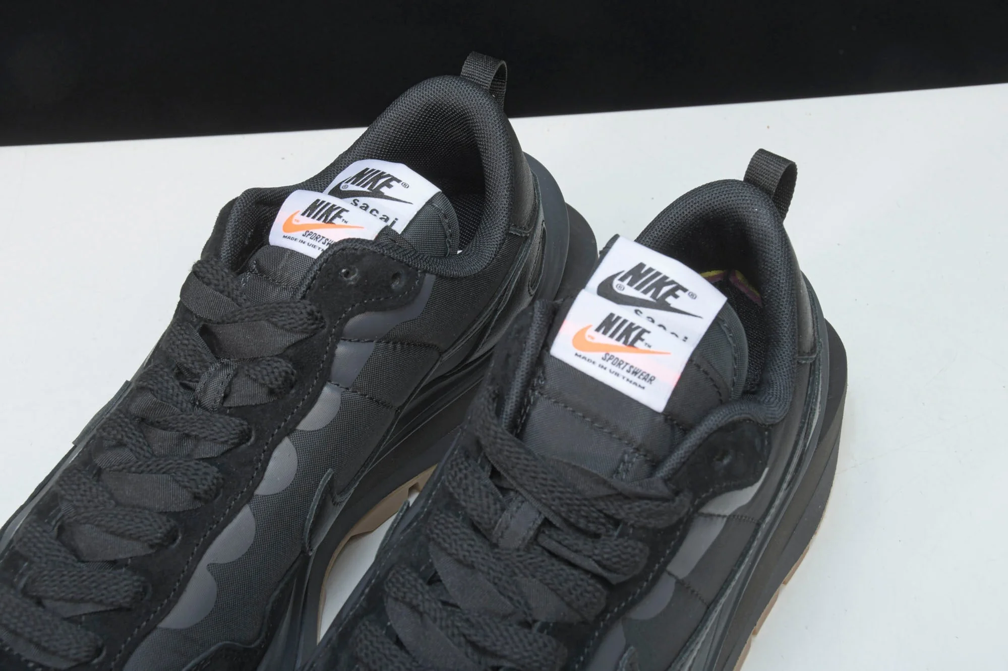 Sacai VaporWaffle 'Black Gum'