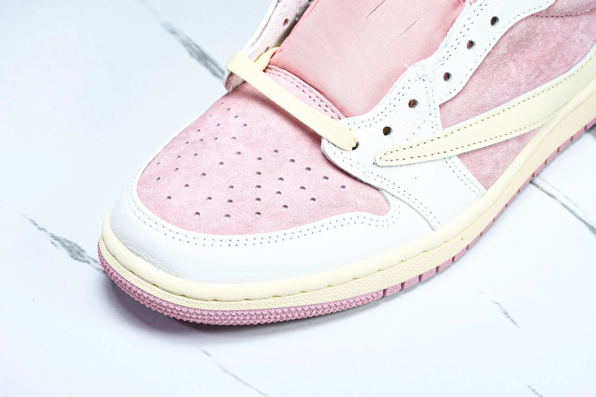 Travis Scott AJ1 Retro Low OG 'Shy Pink'