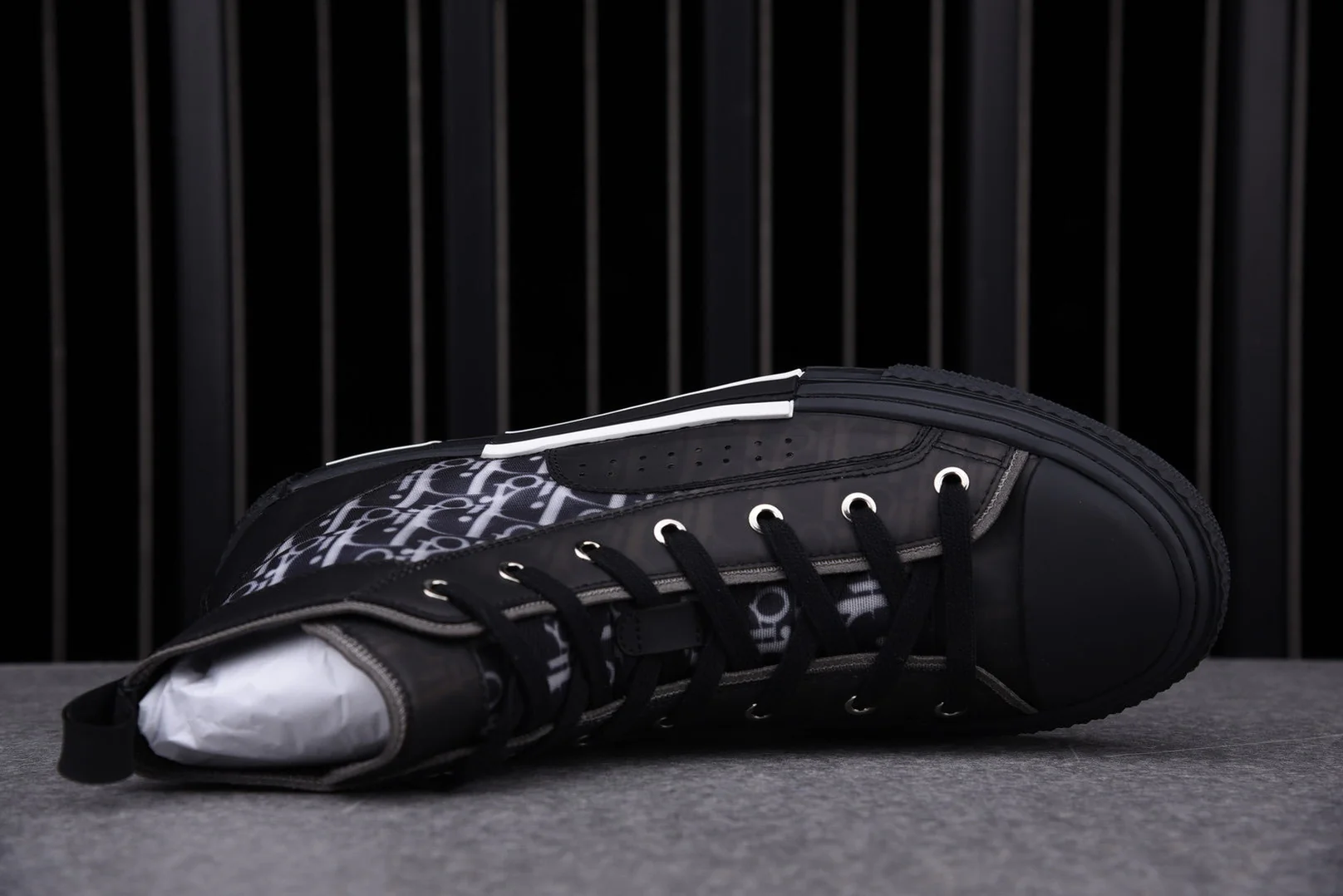 D1or B23 High 'Oblique Black'