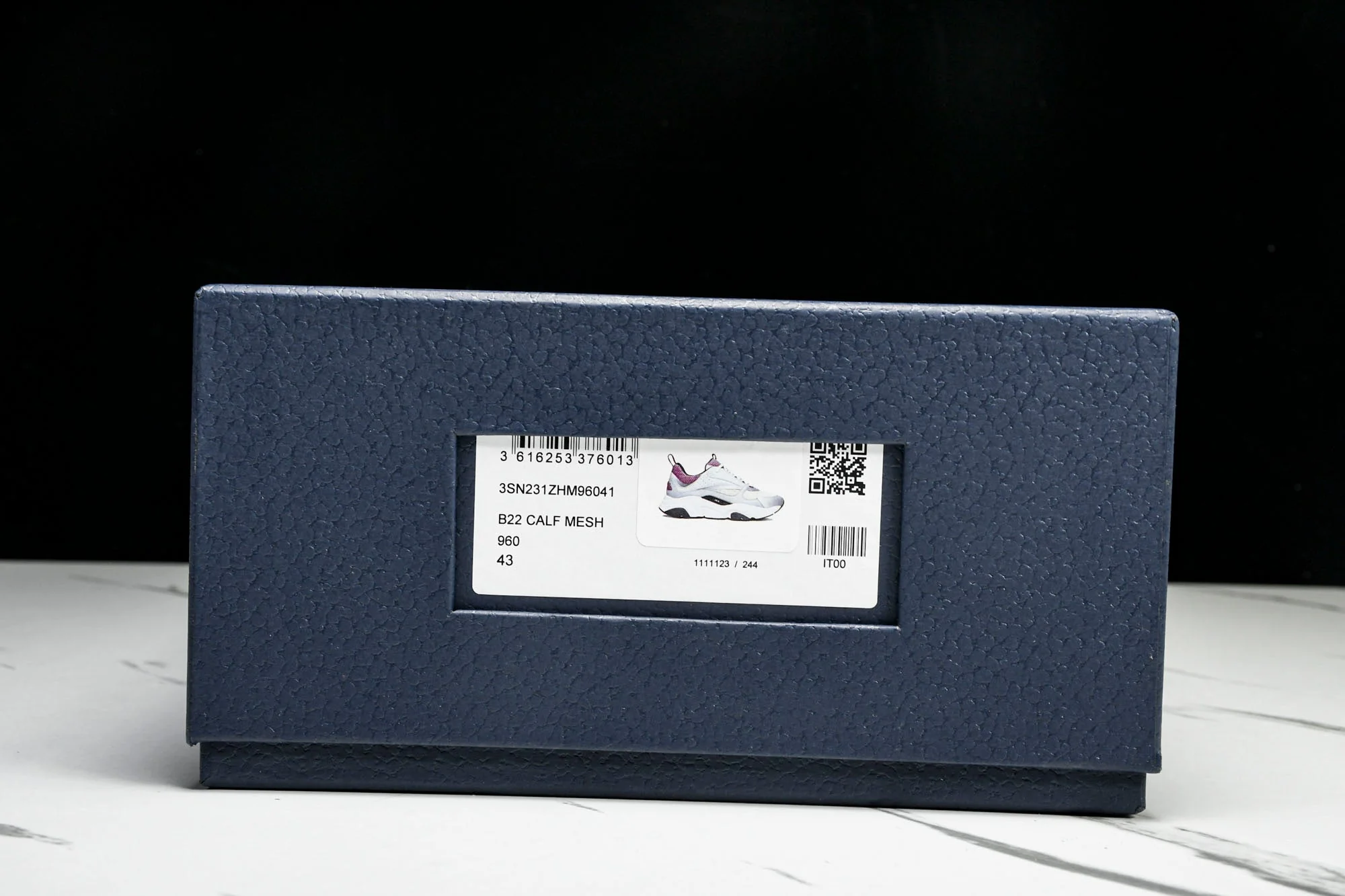 D1or B22 'Cream Lavender'