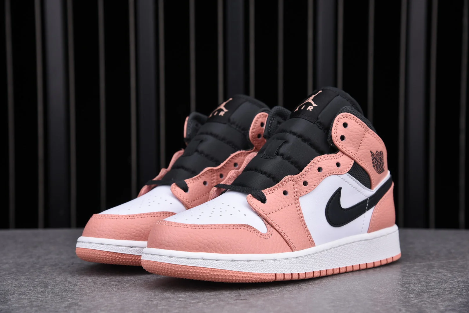 AJ1 Mid GS 'Pink Quartz'